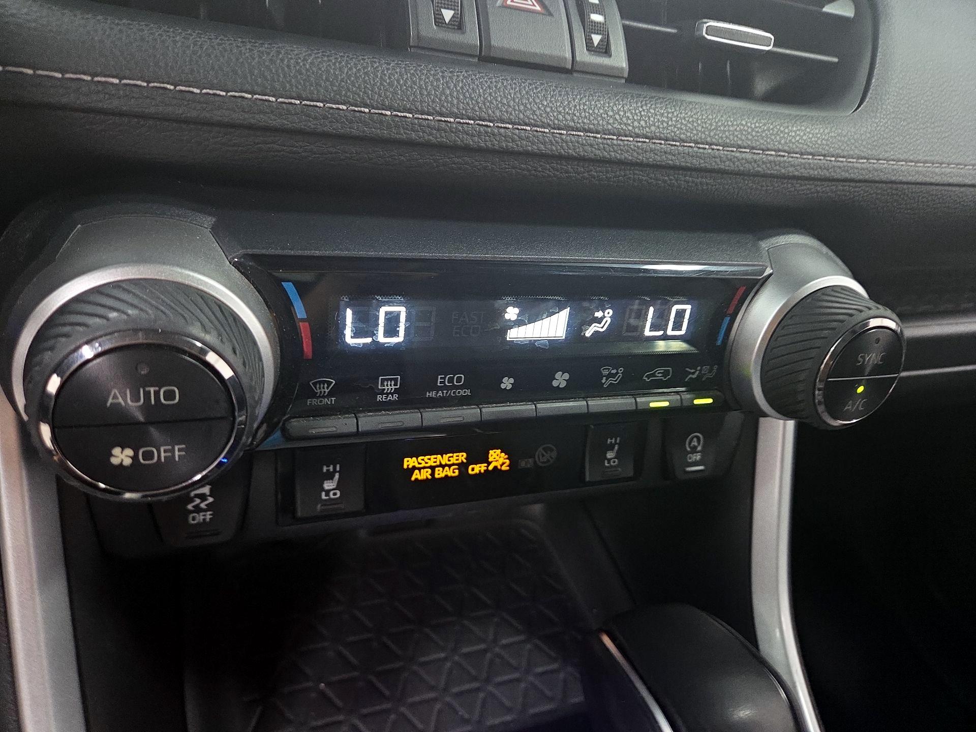 Thumbnail: 2021 Toyota RAV4 - 15