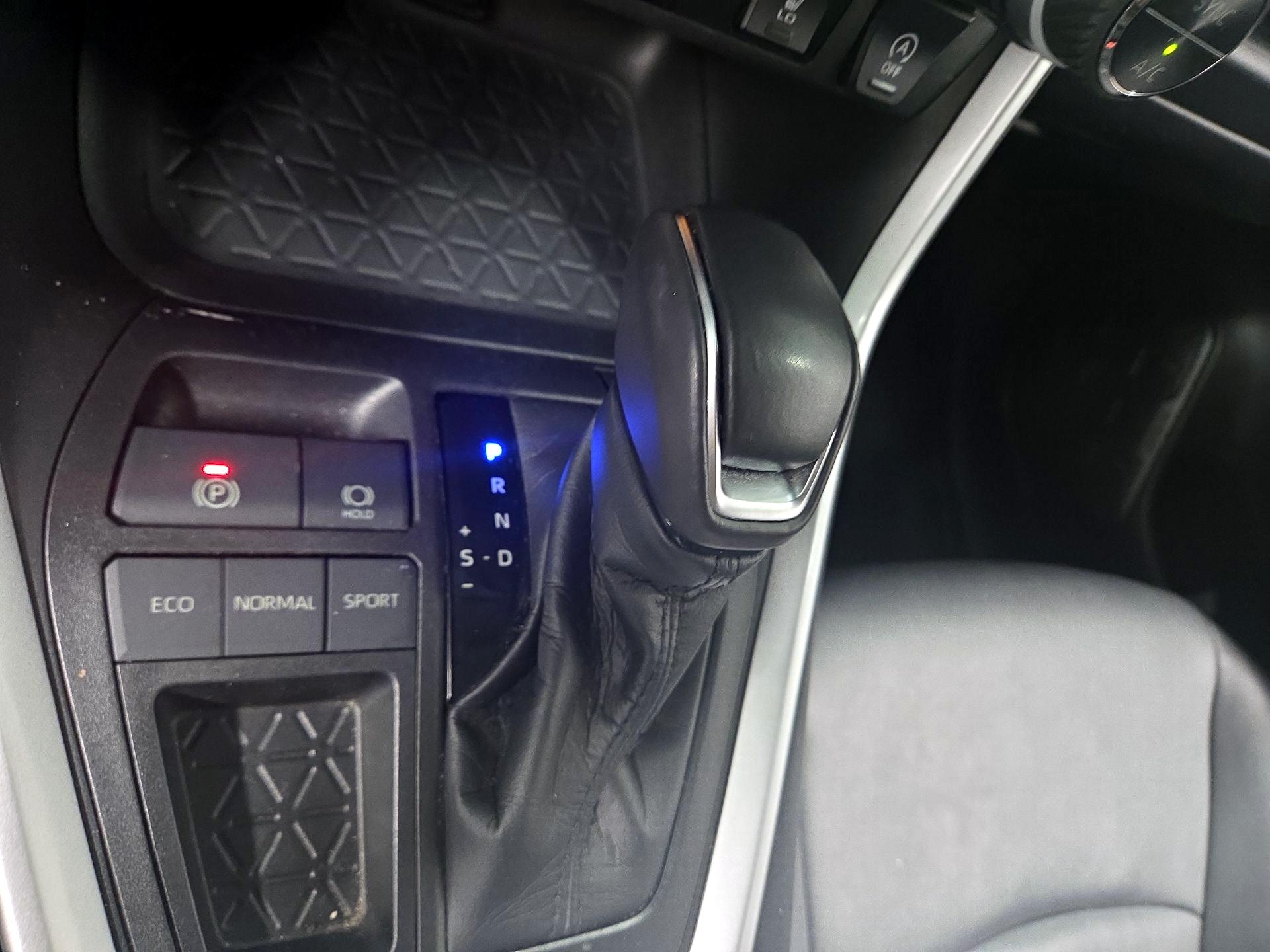 Thumbnail: 2021 Toyota RAV4 - 16