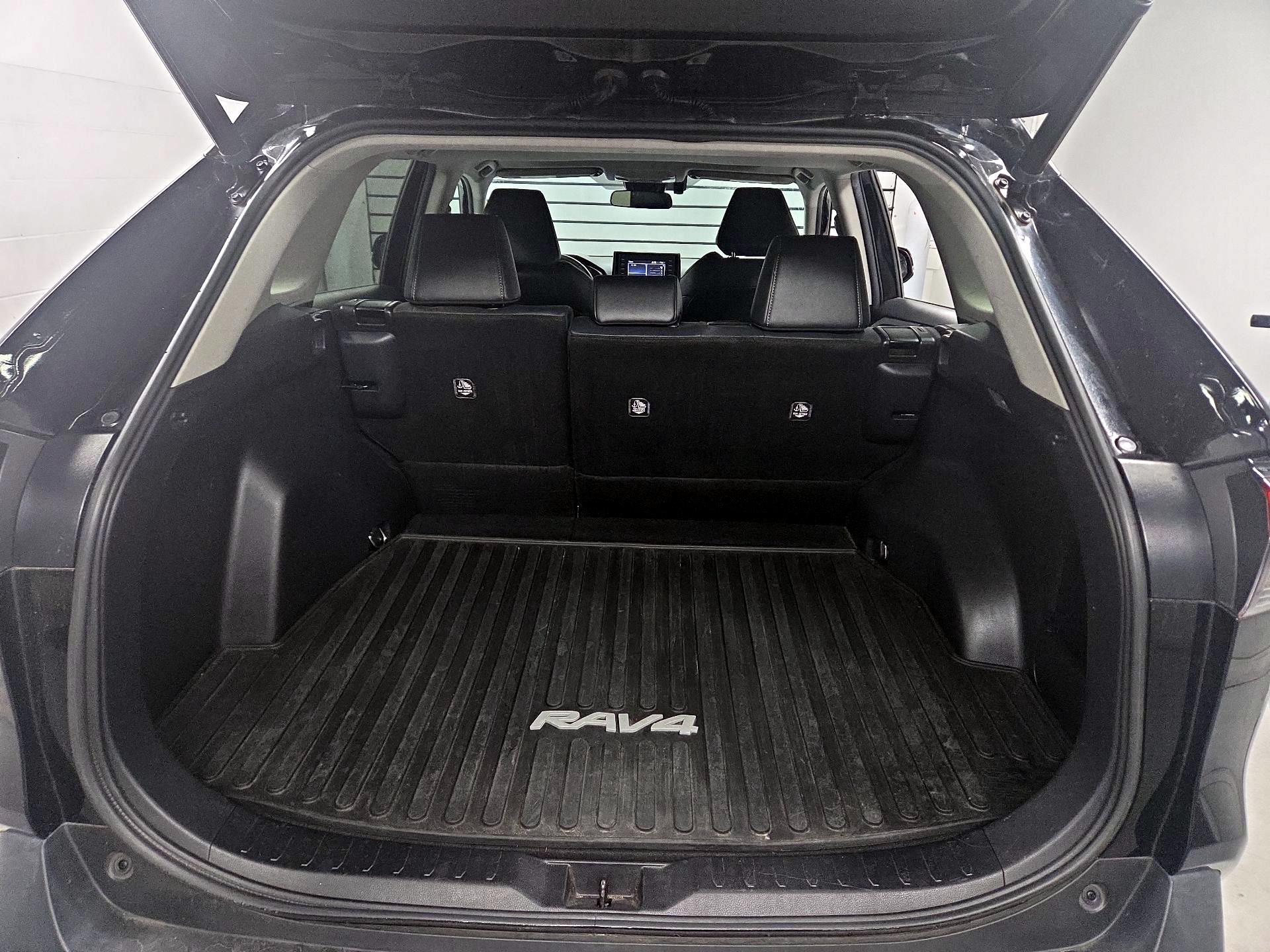 Thumbnail: 2021 Toyota RAV4 - 18