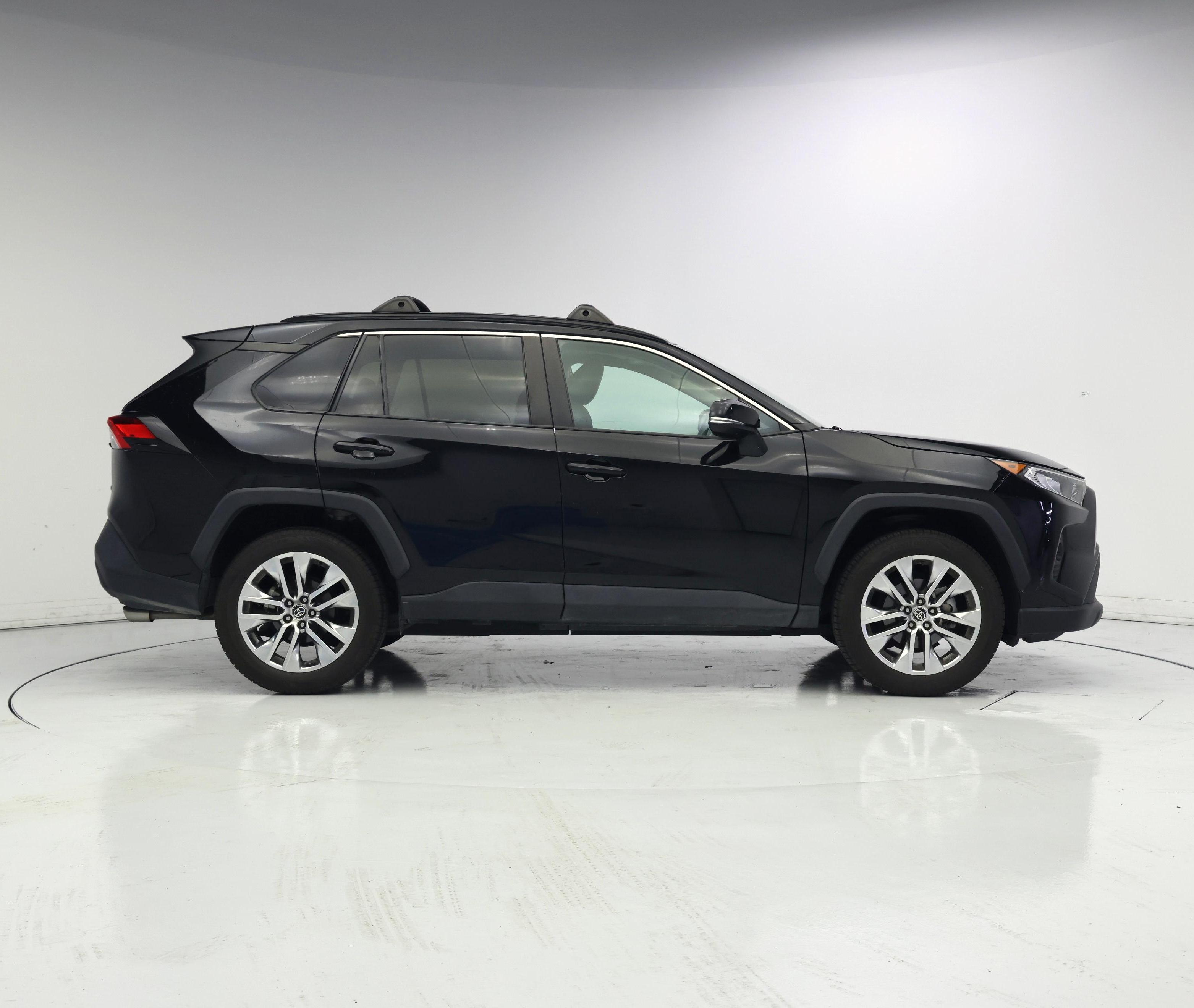 Thumbnail: 2021 Toyota RAV4 - 7