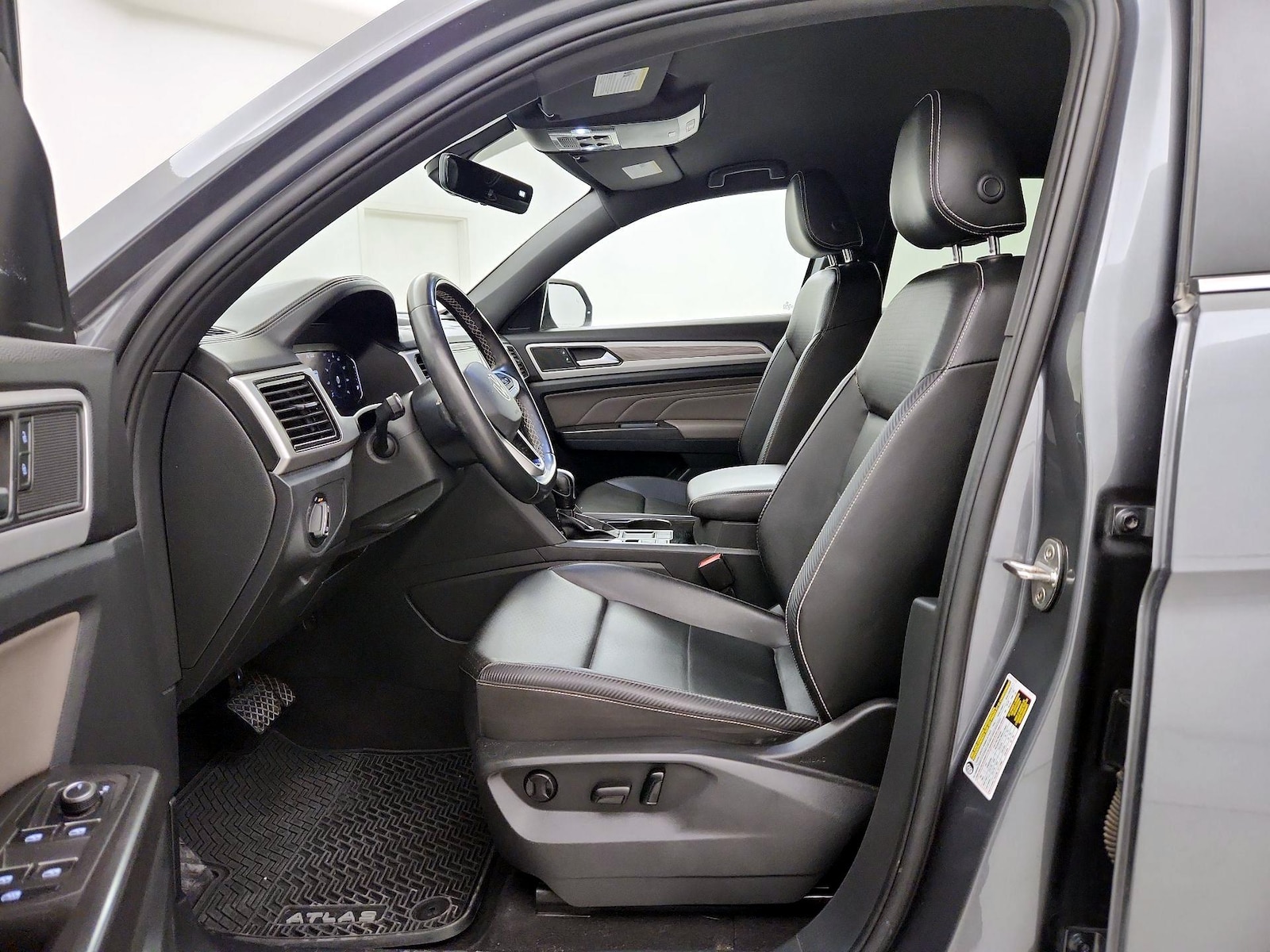 2023 Volkswagen Atlas Cross Sport SE w/Tech - Photo 12