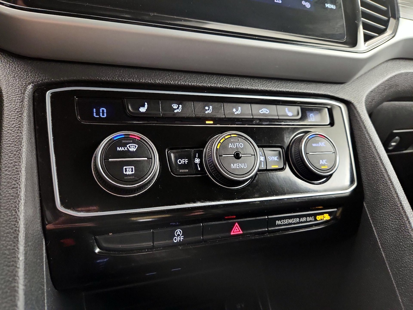 2023 Volkswagen Atlas Cross Sport SE w/Tech - Photo 17