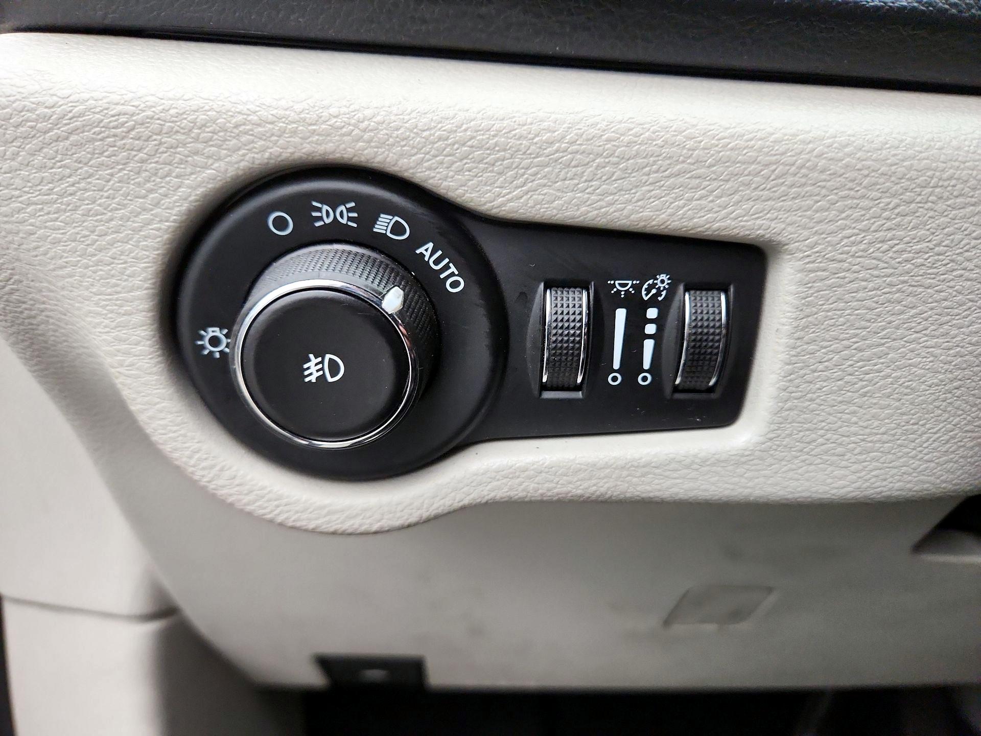 Thumbnail: 2018 Chrysler Pacifica - 13