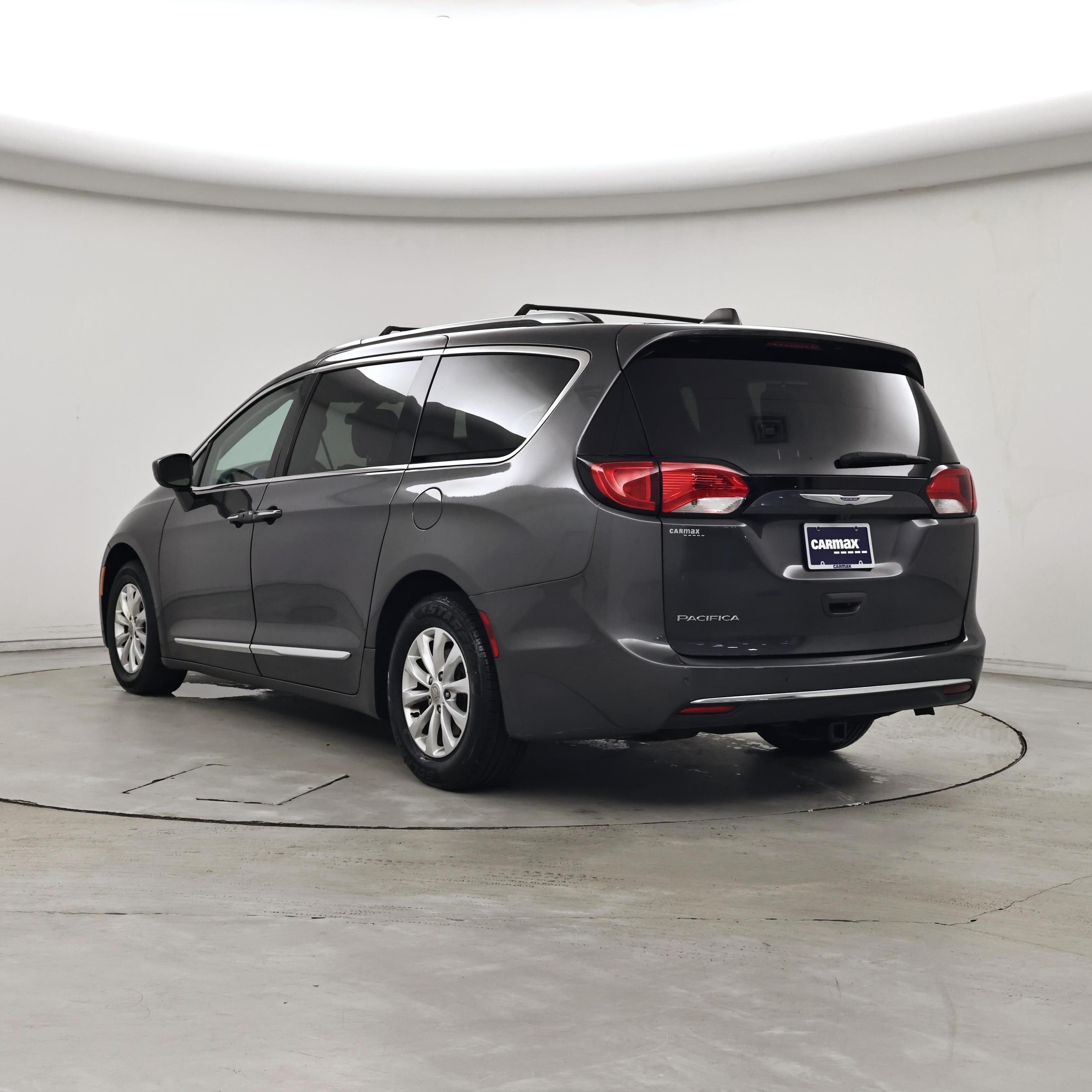 Thumbnail: 2018 Chrysler Pacifica - 2