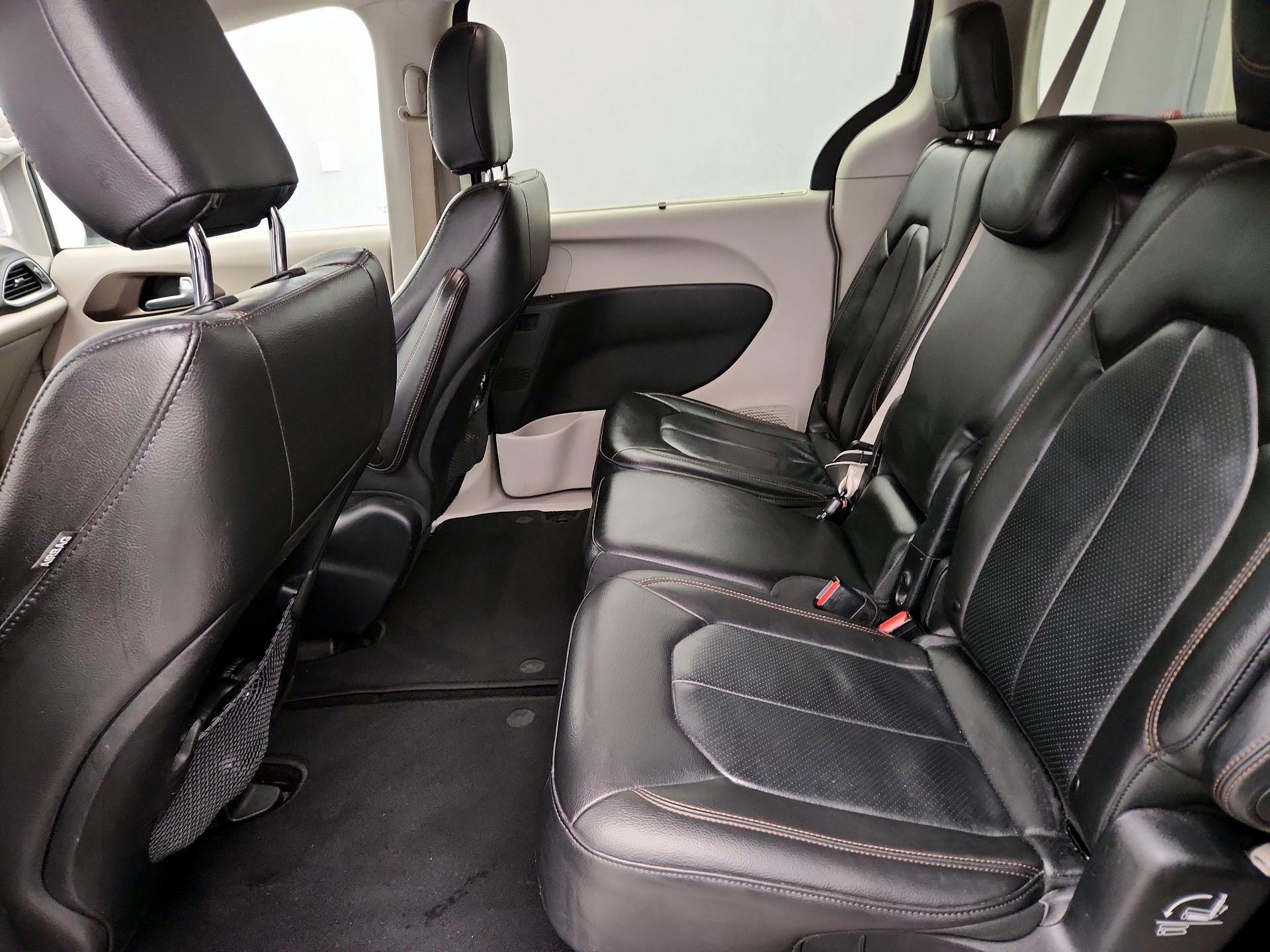 Thumbnail: 2018 Chrysler Pacifica - 19