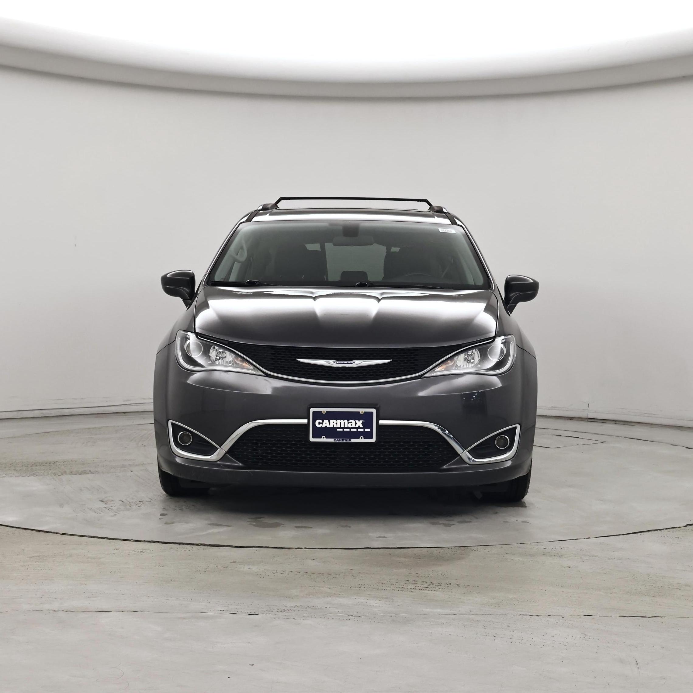 Thumbnail: 2018 Chrysler Pacifica - 5