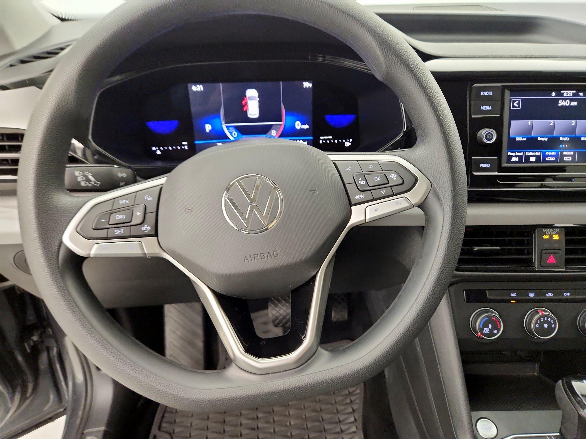 Thumbnail: 2022 Volkswagen Taos - 10