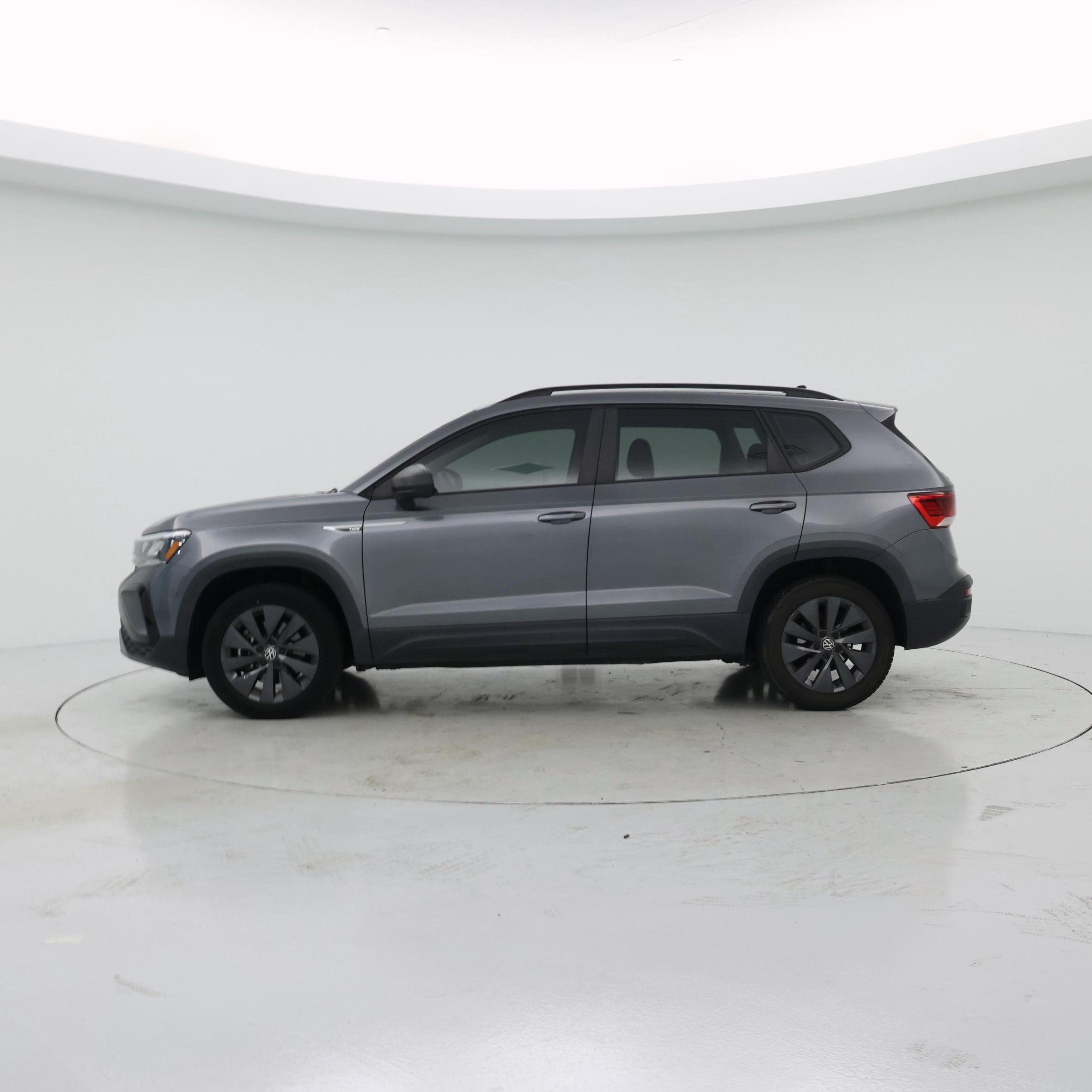 Thumbnail: 2022 Volkswagen Taos - 3
