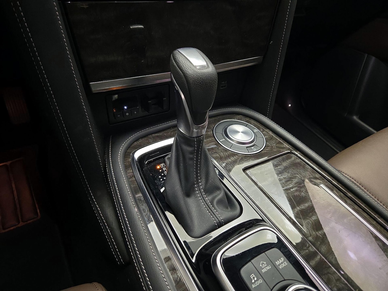 2024 Nissan Armada Platinum - Photo 17