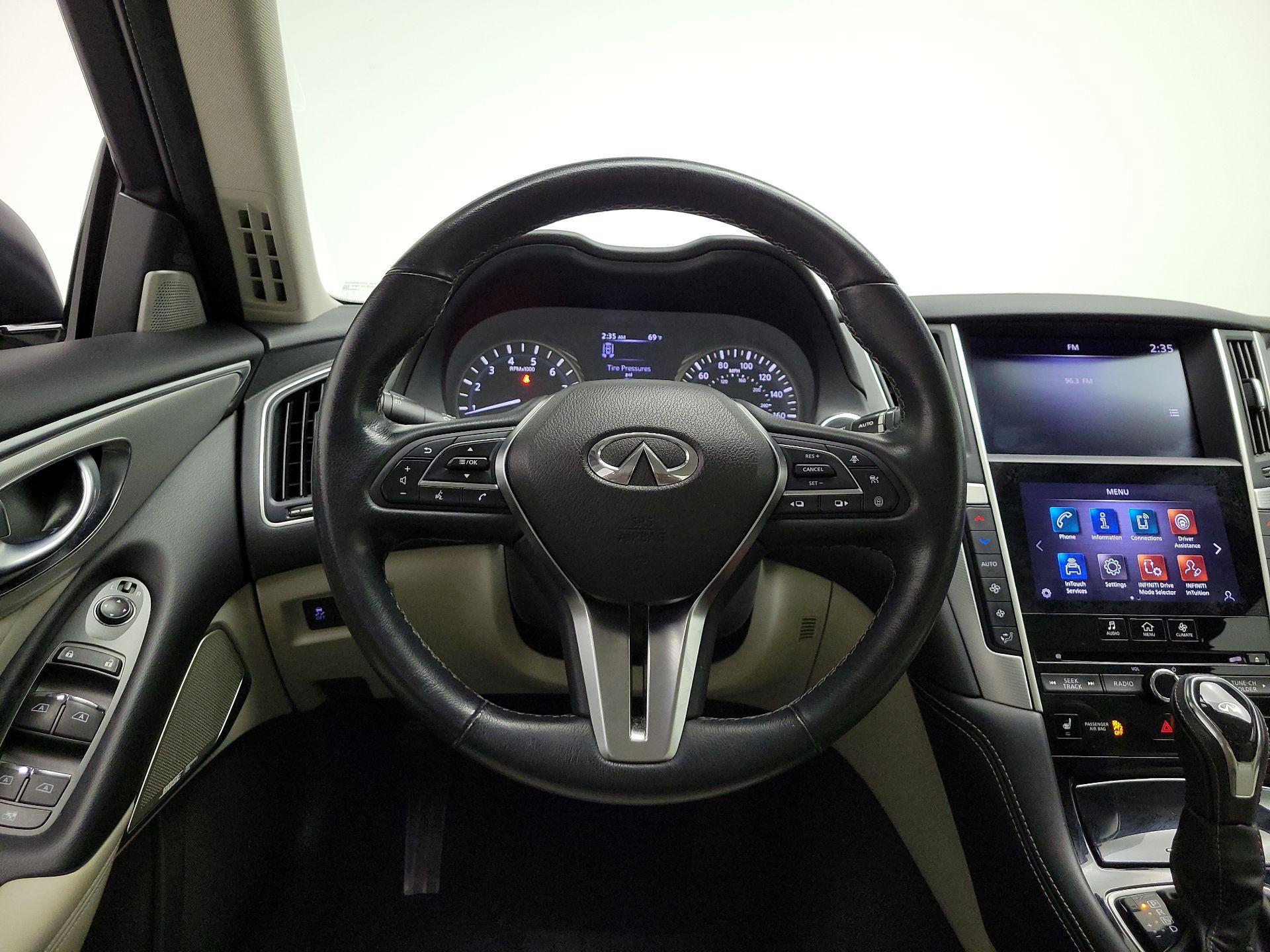 Thumbnail: 2021 INFINITI Q50 - 10