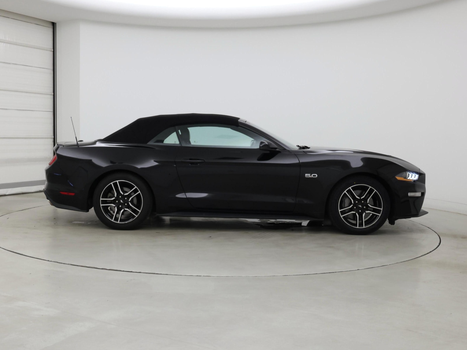 2021 Ford Mustang GT Premium - Photo 8