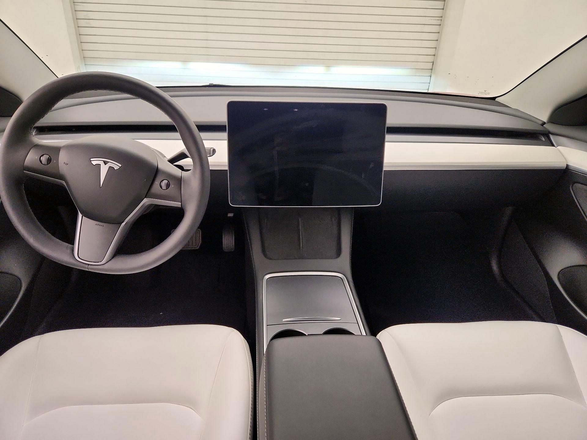 Thumbnail: 2023 Tesla Model 3 - 9