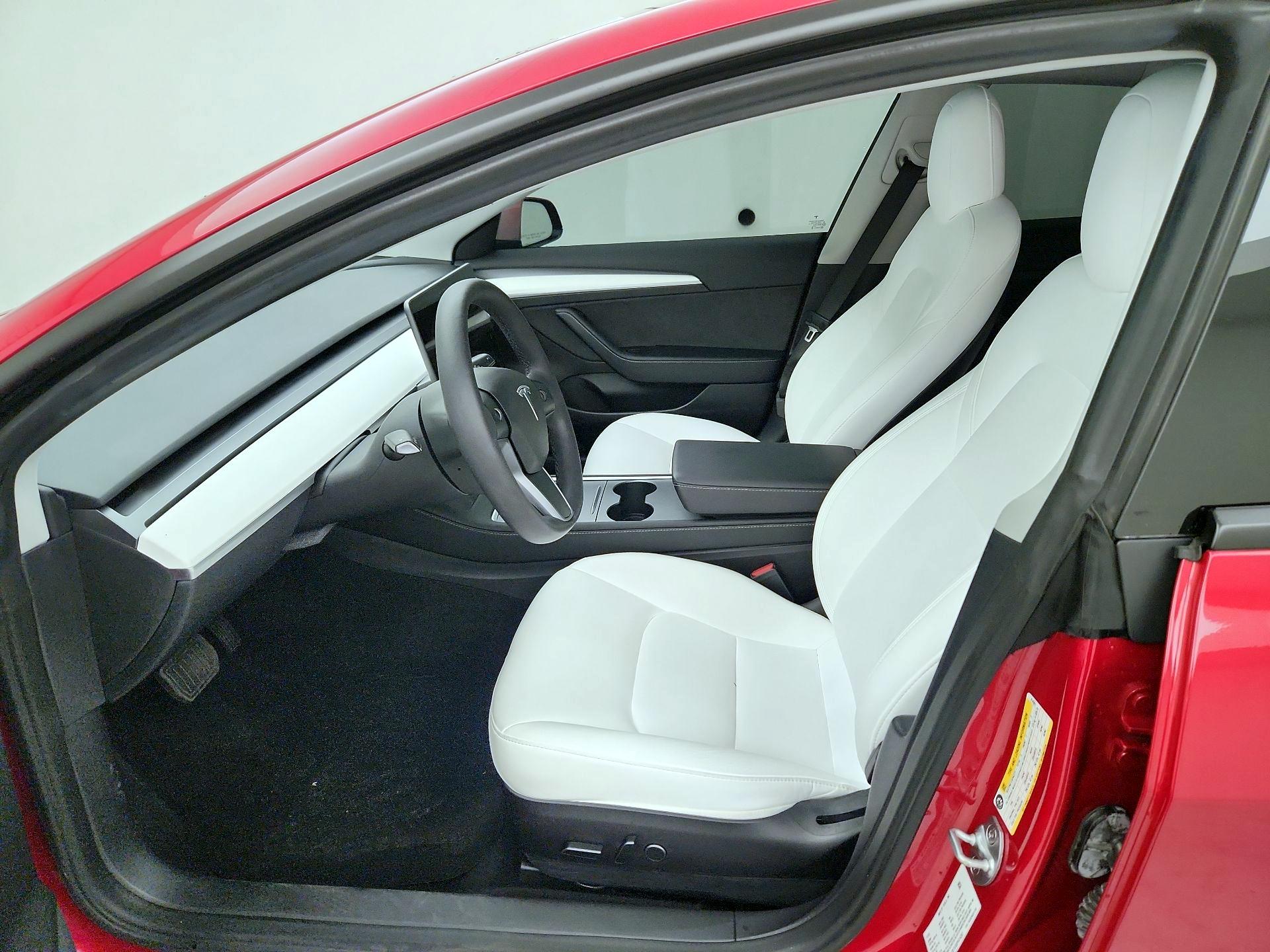 Thumbnail: 2023 Tesla Model 3 - 11