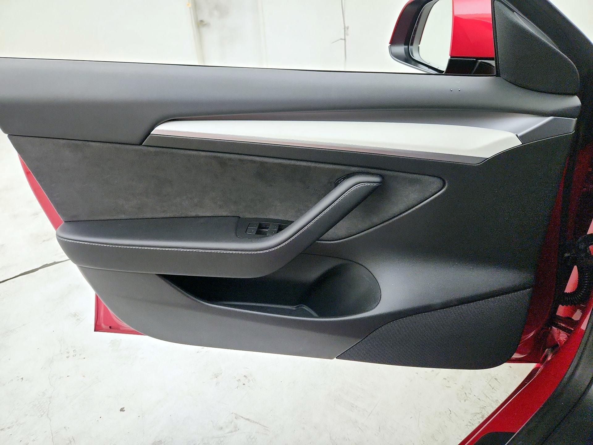 Thumbnail: 2023 Tesla Model 3 - 12