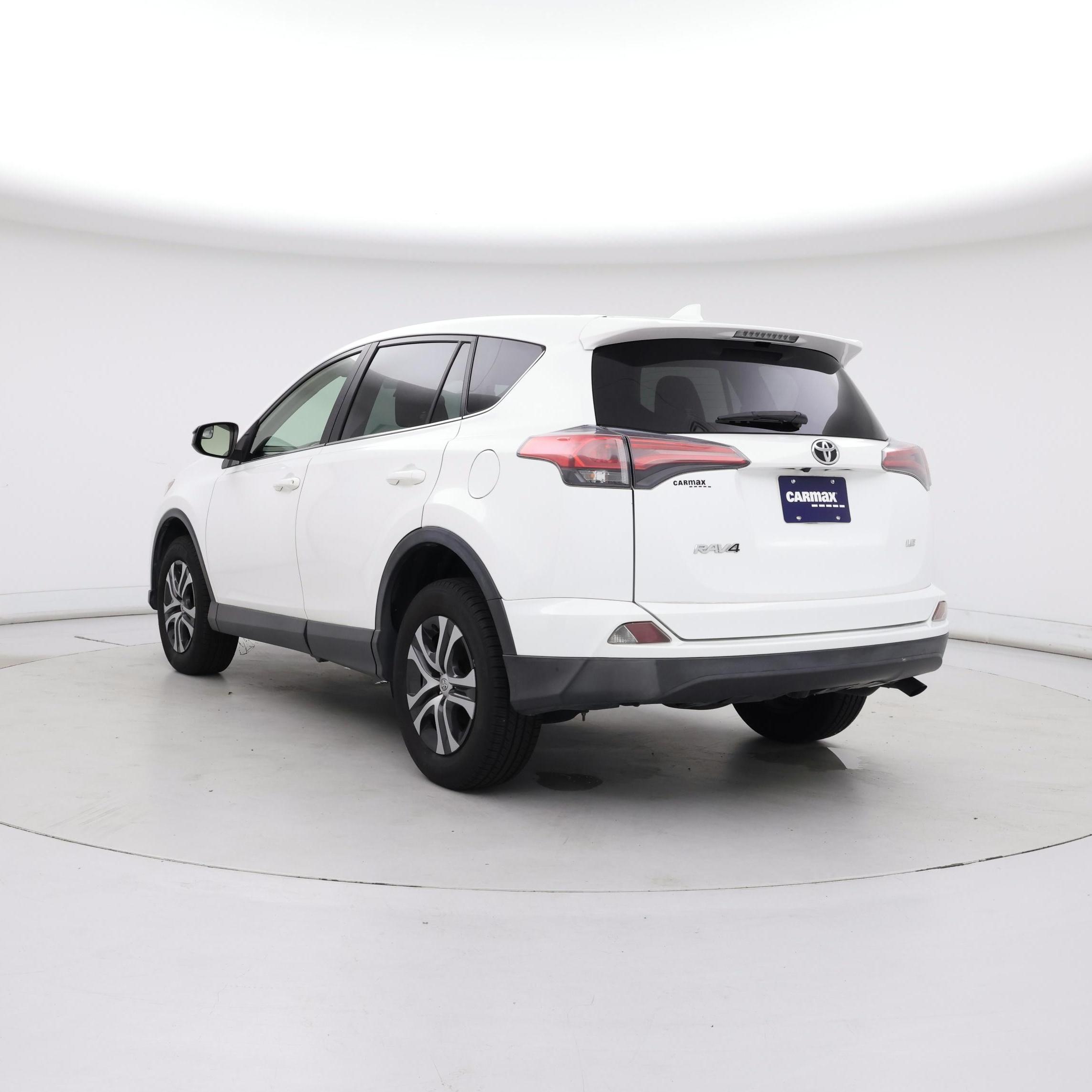 Thumbnail: 2017 Toyota RAV4 - 2
