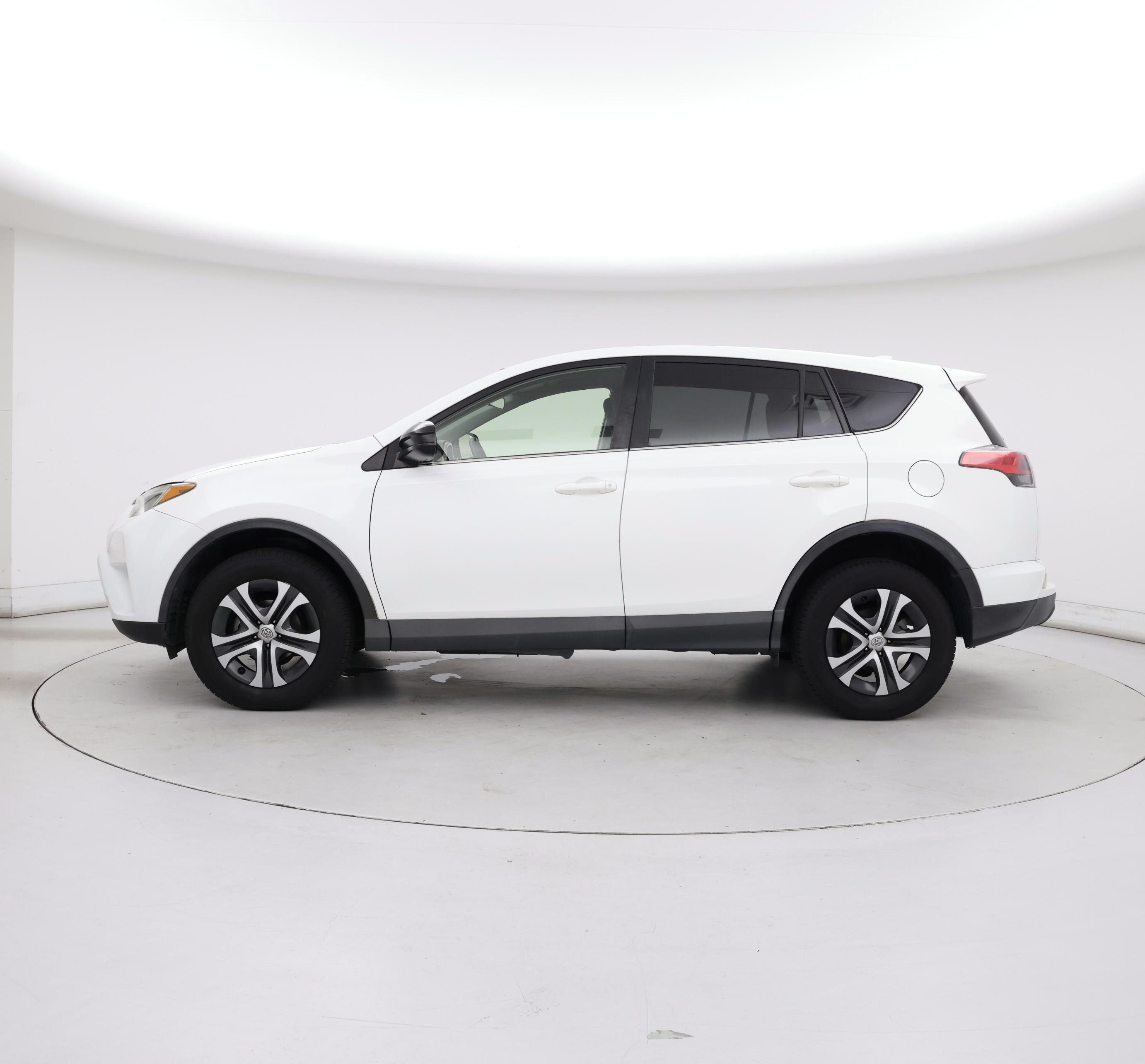 Thumbnail: 2017 Toyota RAV4 - 3