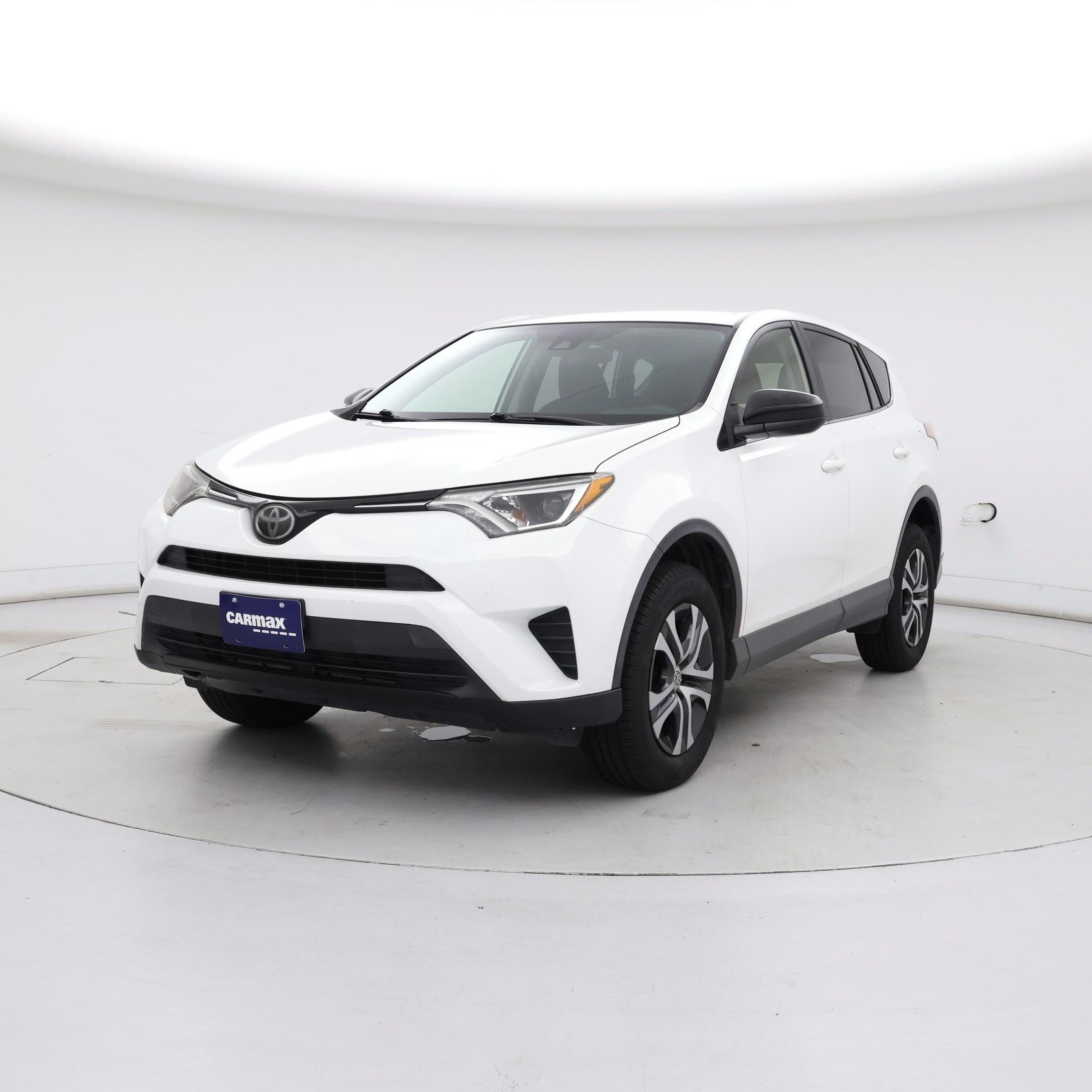Thumbnail: 2017 Toyota RAV4 - 4