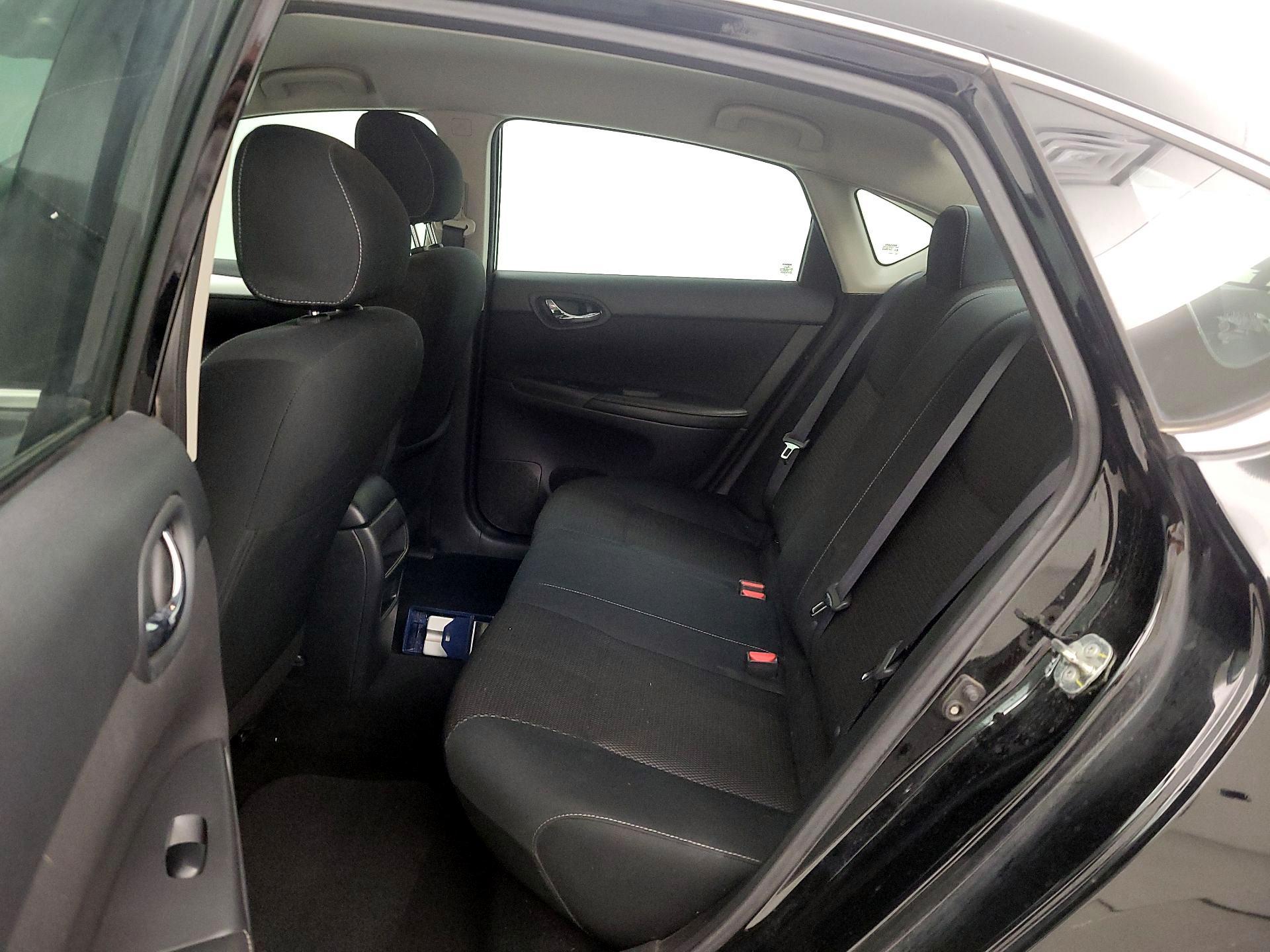 Thumbnail: 2019 Nissan Sentra - 18