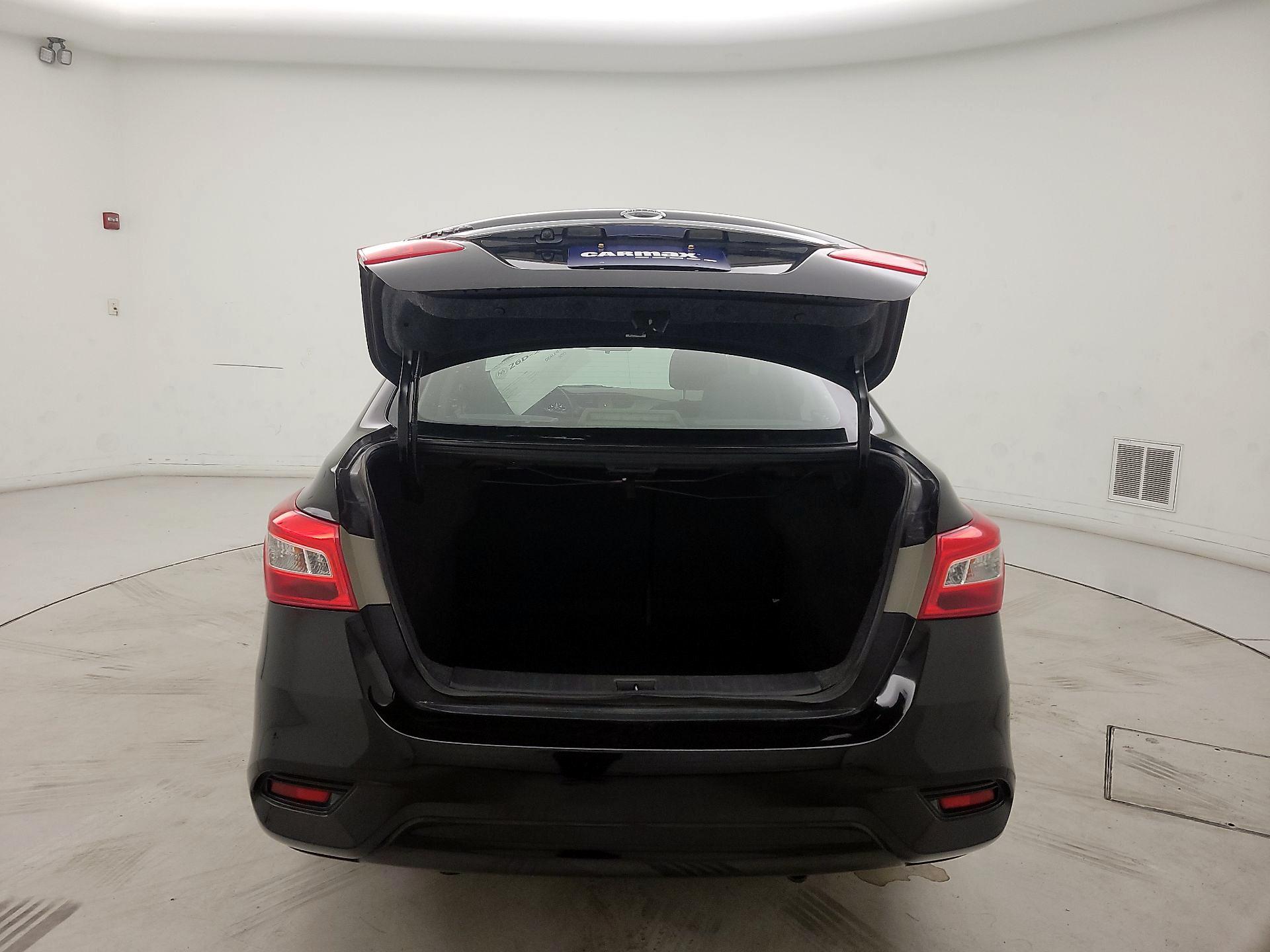 Thumbnail: 2019 Nissan Sentra - 19