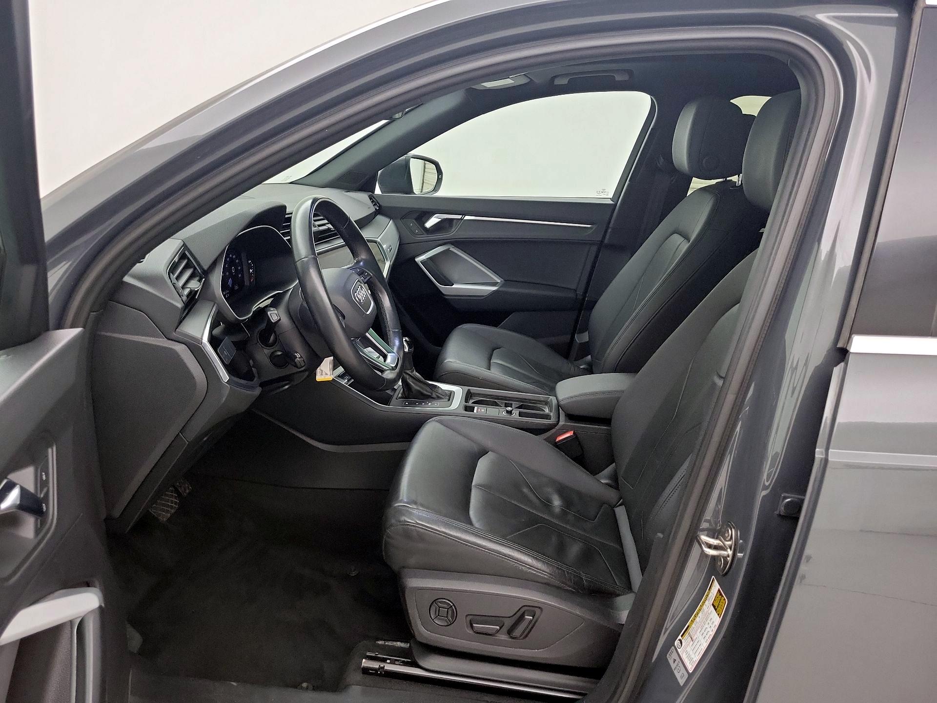 Thumbnail: 2021 Audi Q3 - 11