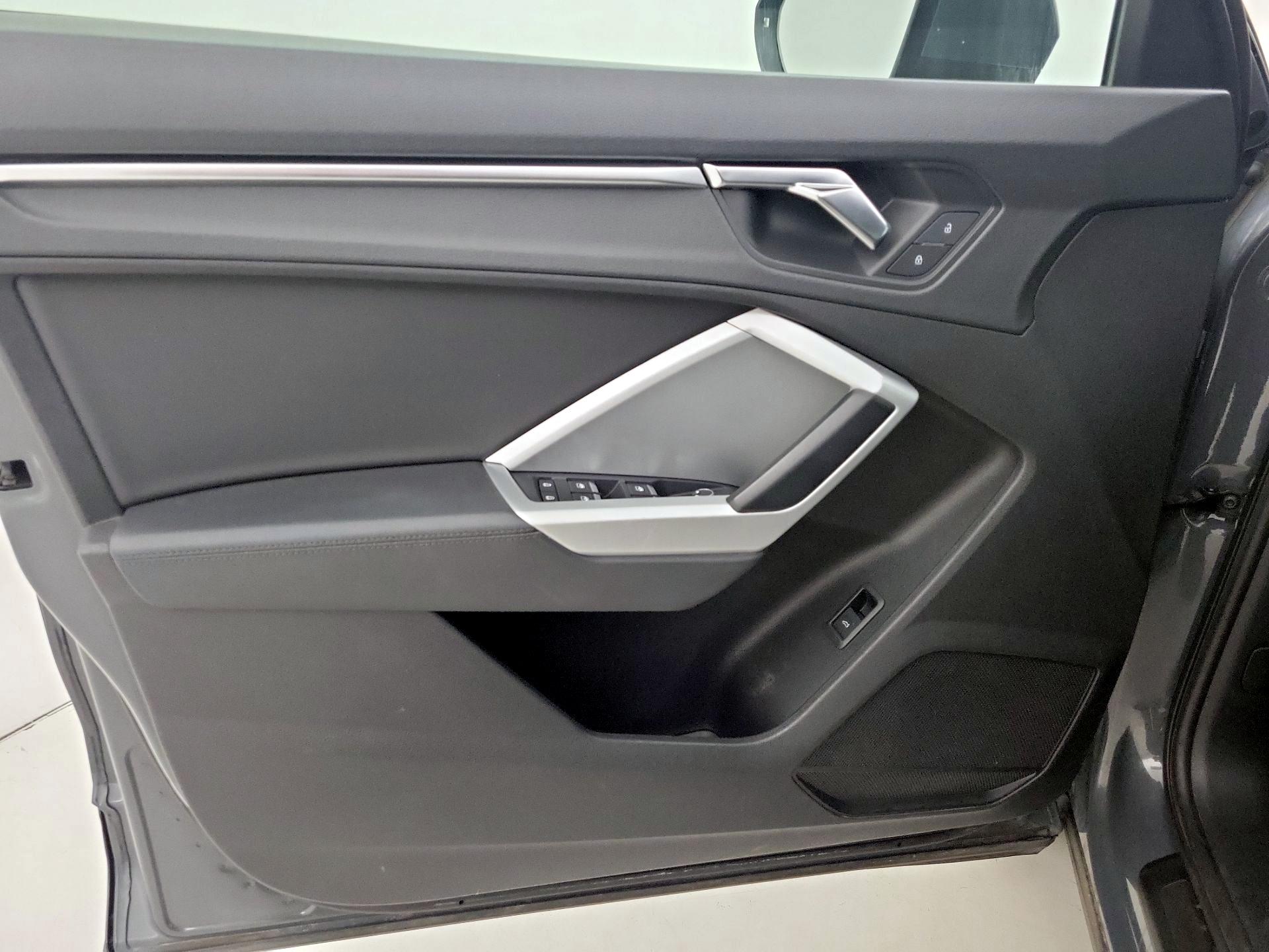 Thumbnail: 2021 Audi Q3 - 12