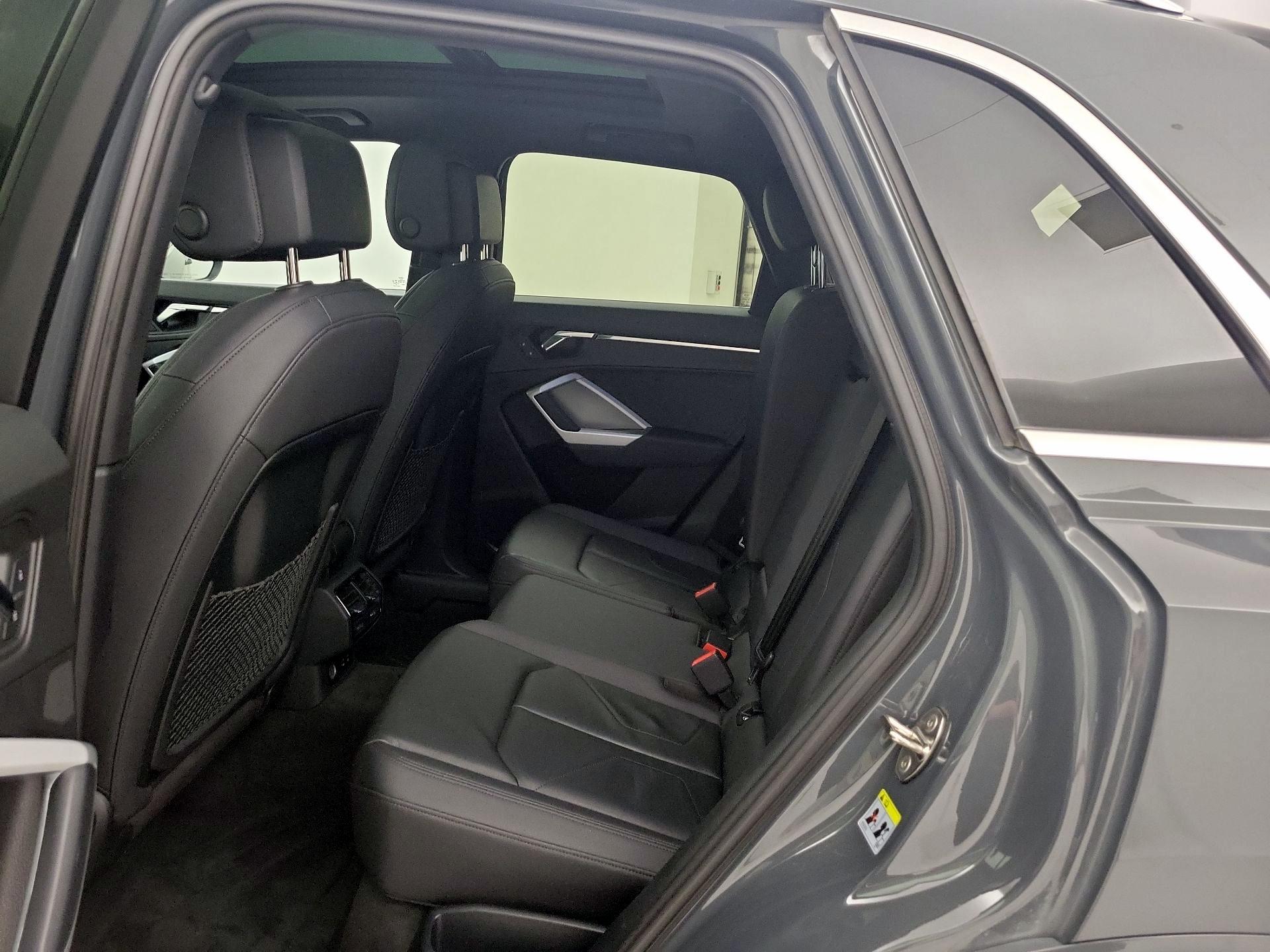 Thumbnail: 2021 Audi Q3 - 20