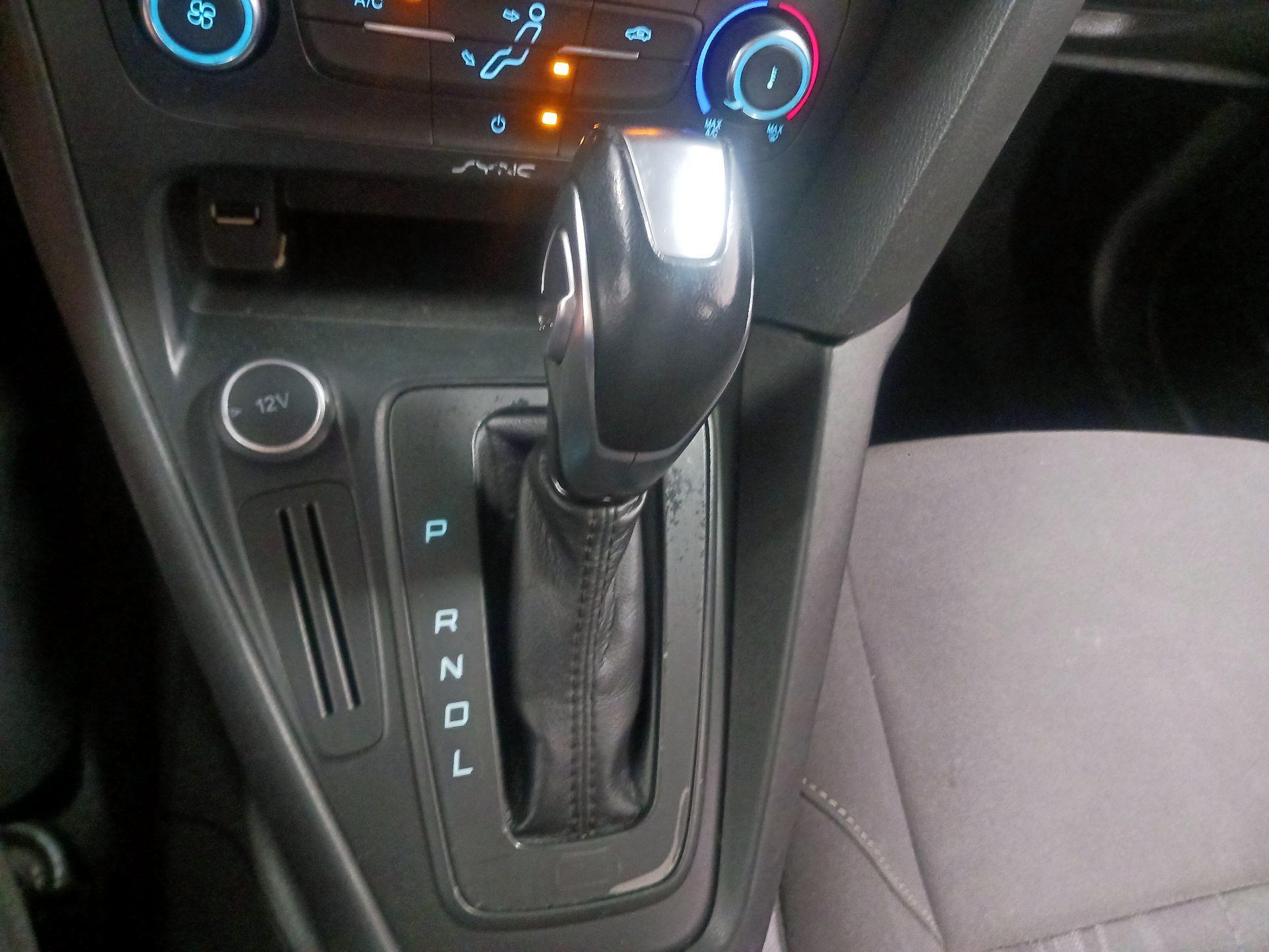 Thumbnail: 2015 Ford Focus - 15