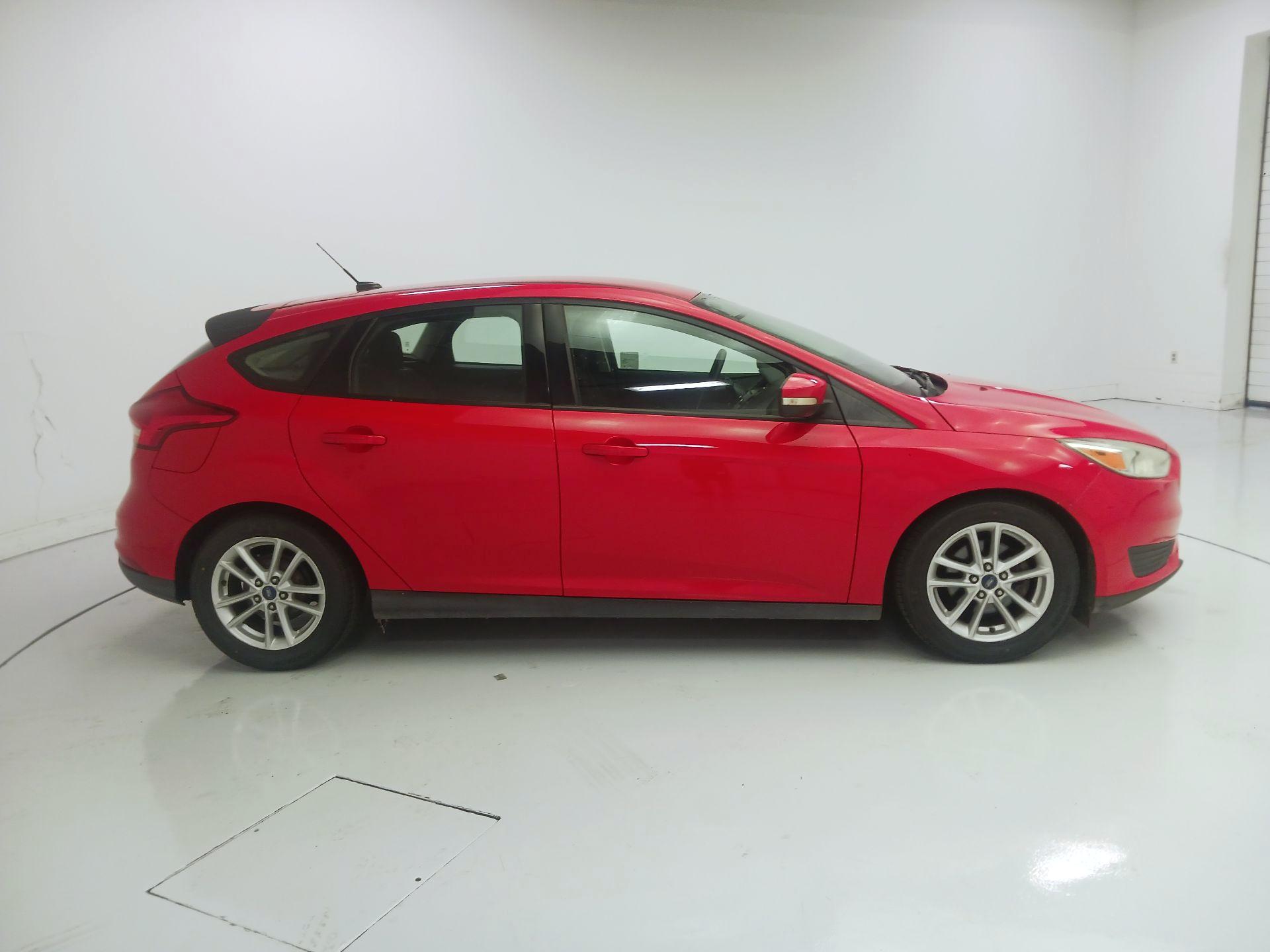 Thumbnail: 2015 Ford Focus - 4