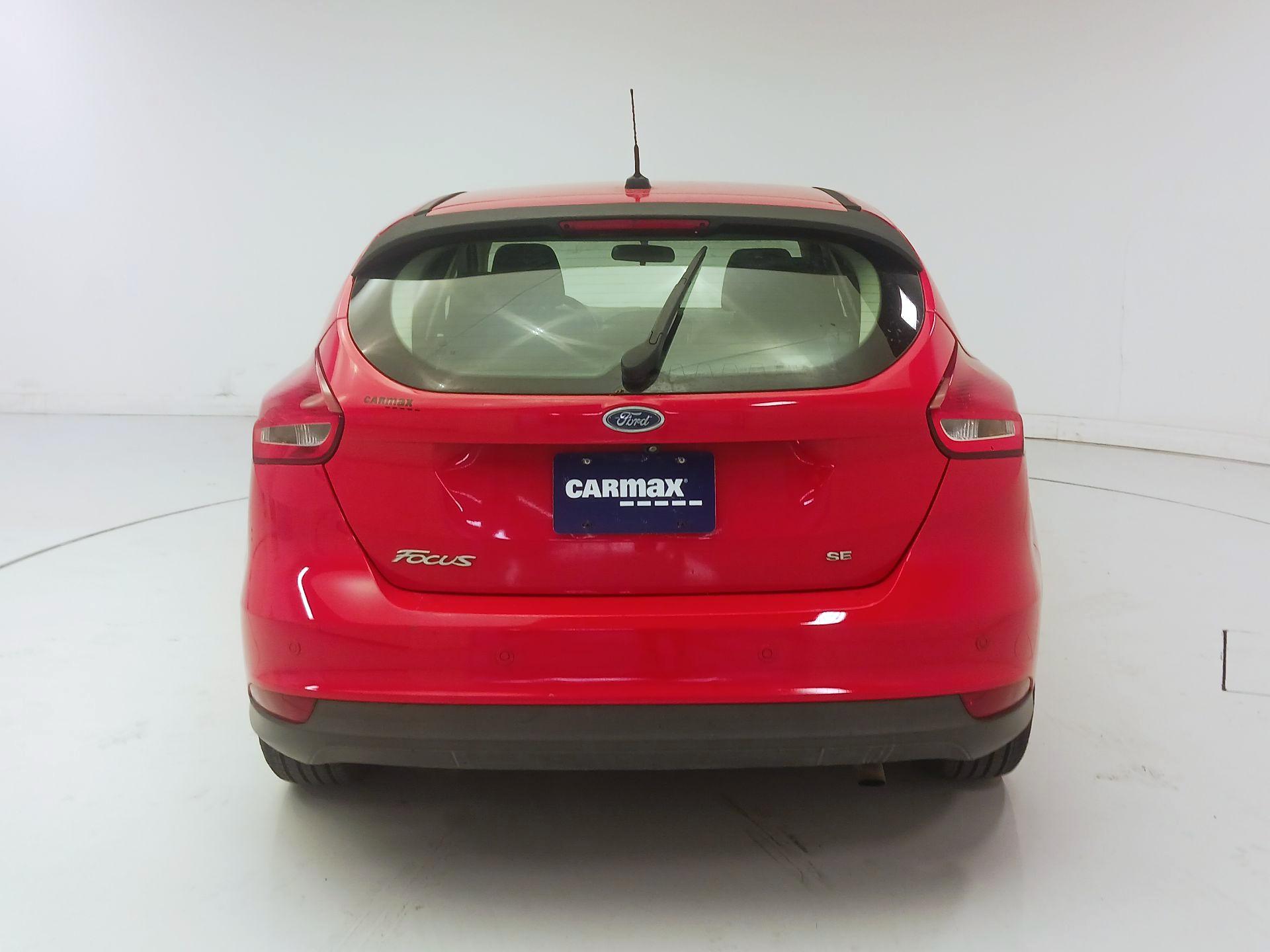Thumbnail: 2015 Ford Focus - 6