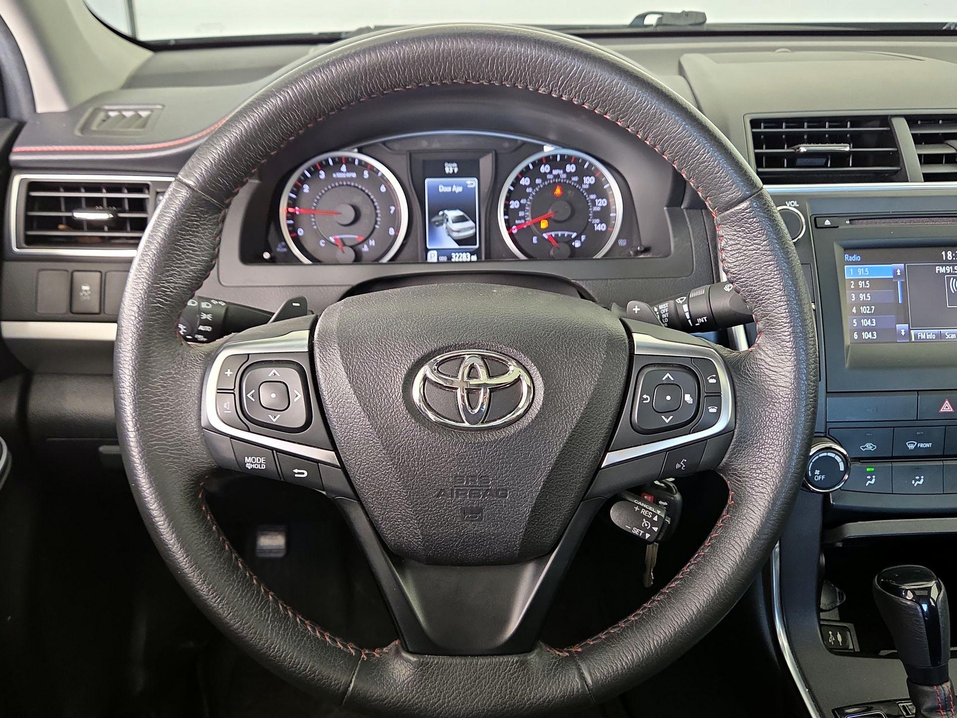 Thumbnail: 2017 Toyota Camry - 10