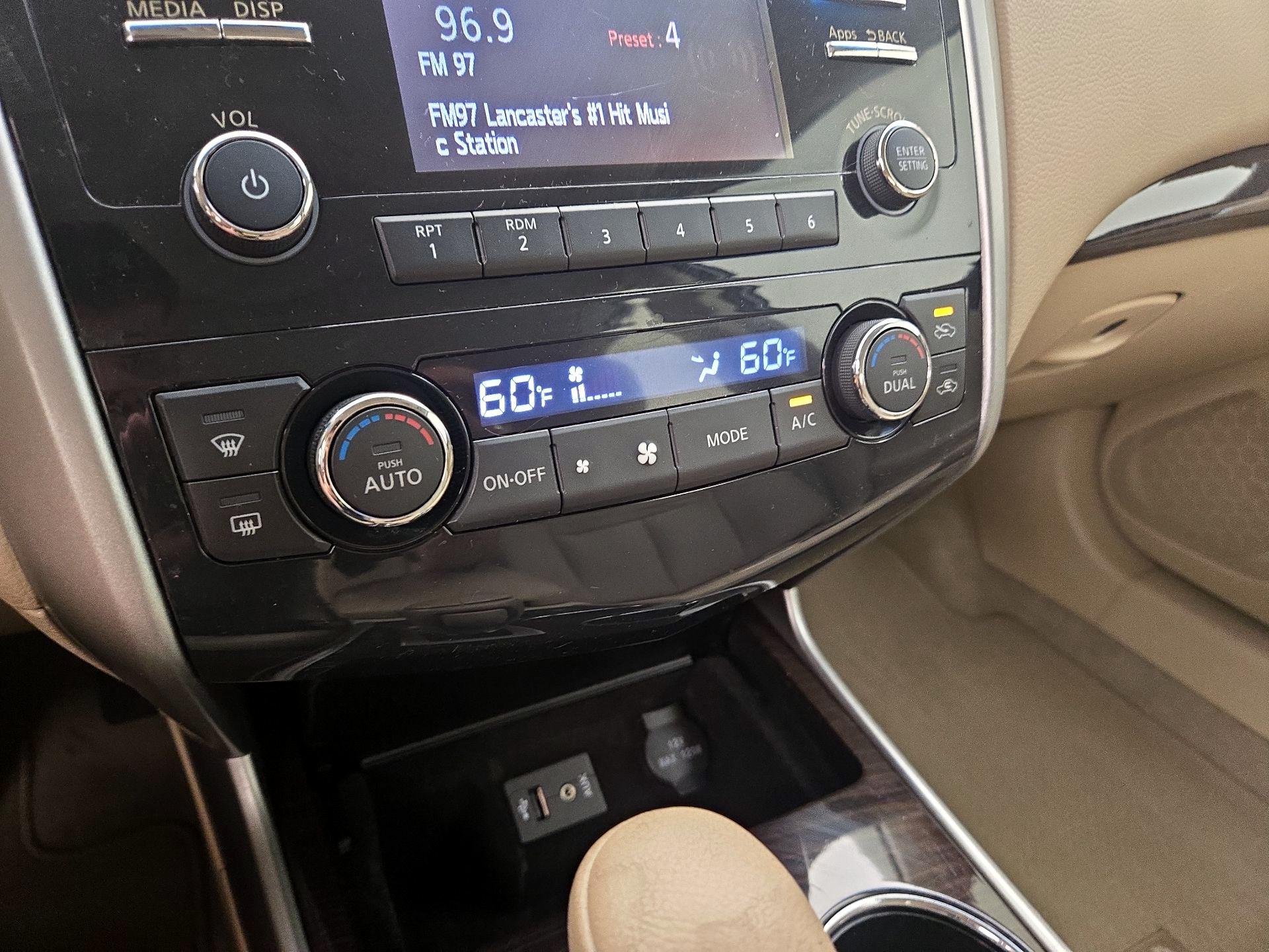 Thumbnail: 2014 Nissan Altima - 16