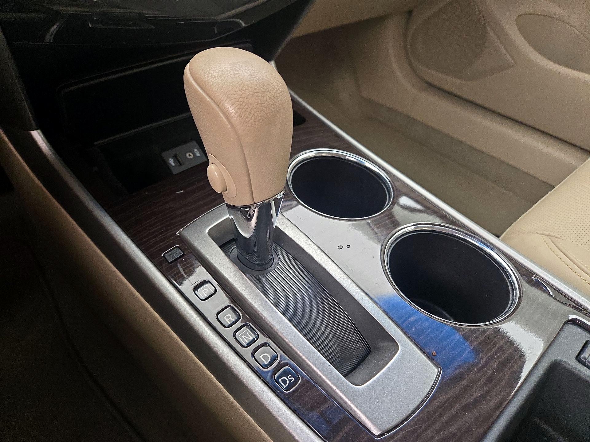 Thumbnail: 2014 Nissan Altima - 17
