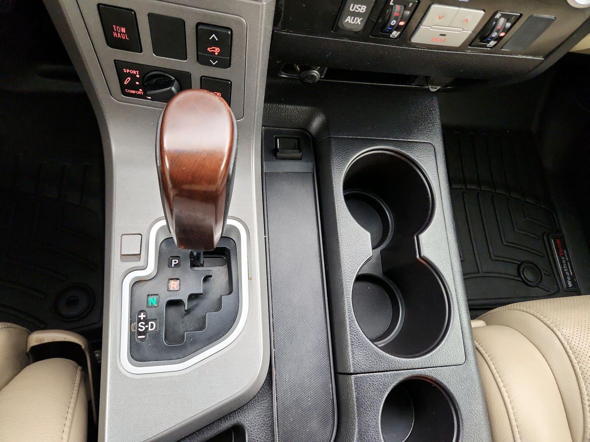 Thumbnail: 2016 Toyota Sequoia - 18