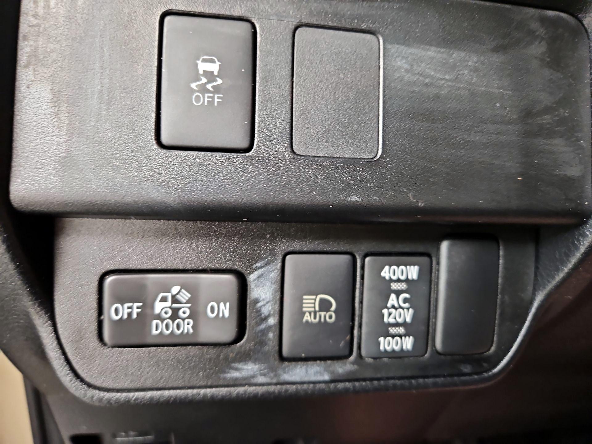 Thumbnail: 2020 Toyota Tacoma - 13