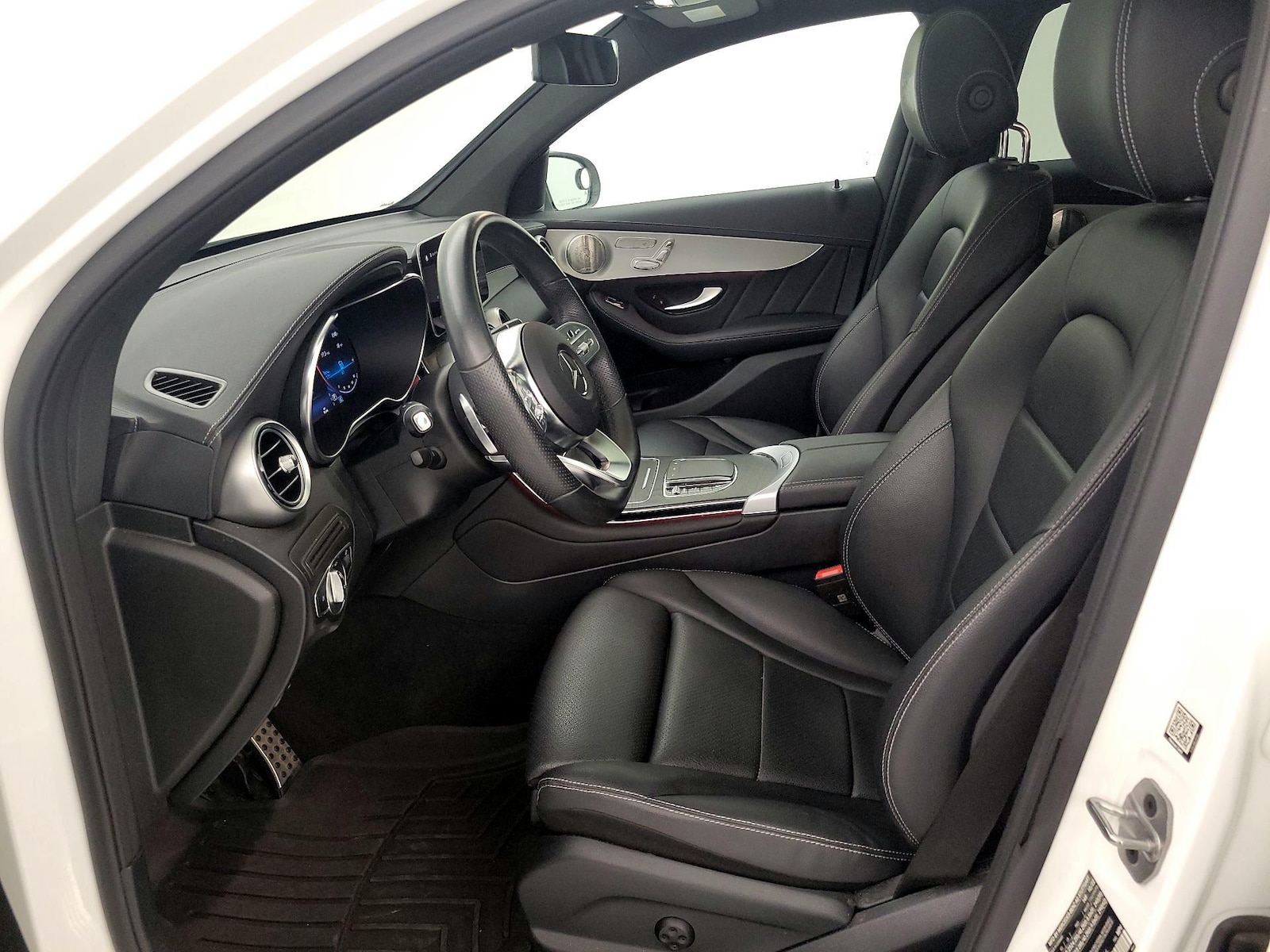 2023 Mercedes-Benz GLC Coupe GLC300 - Photo 12