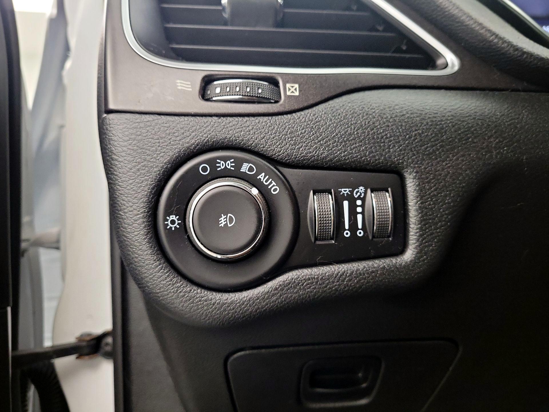Thumbnail: 2021 Jeep Cherokee - 13