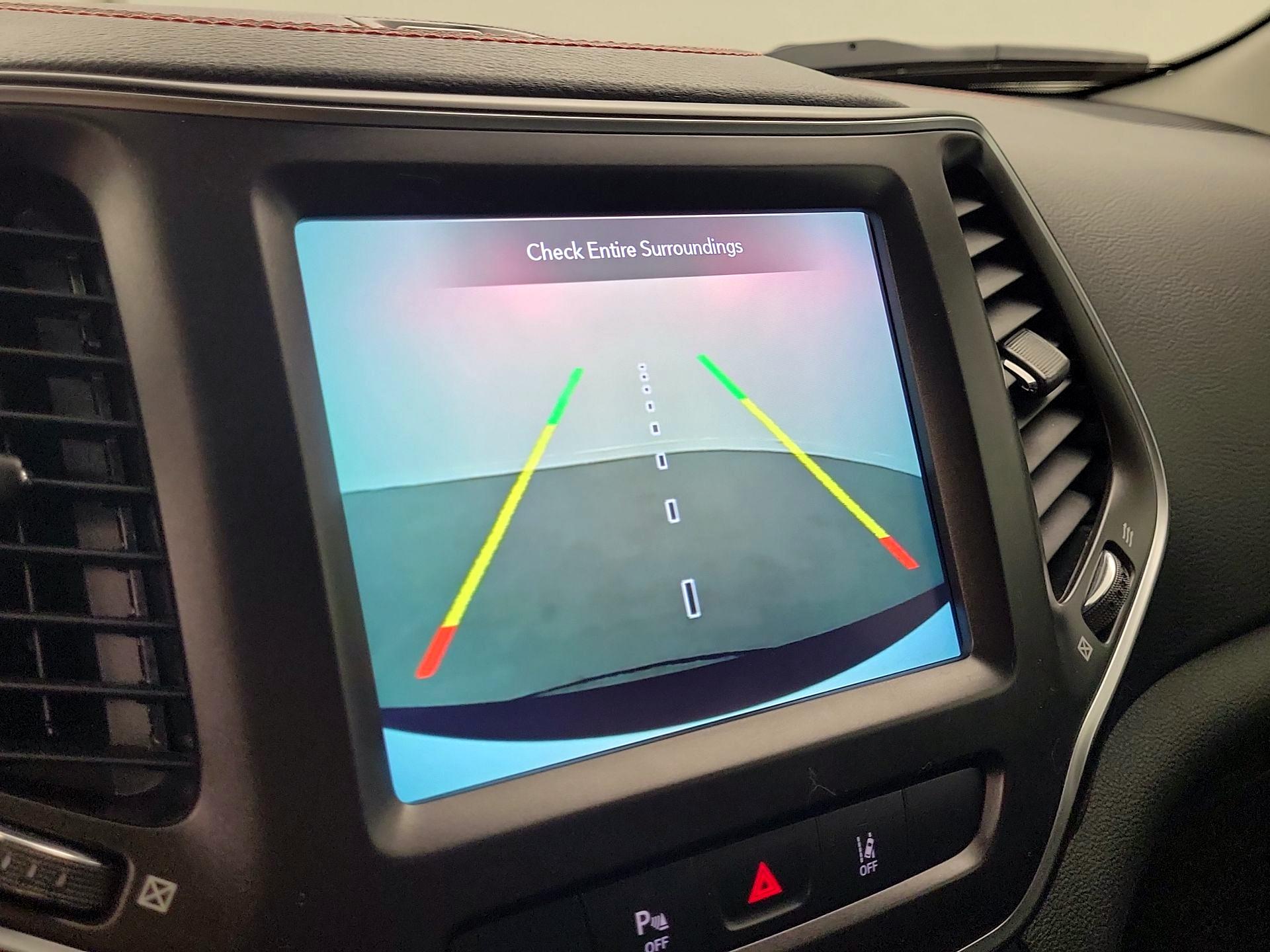 Thumbnail: 2021 Jeep Cherokee - 15