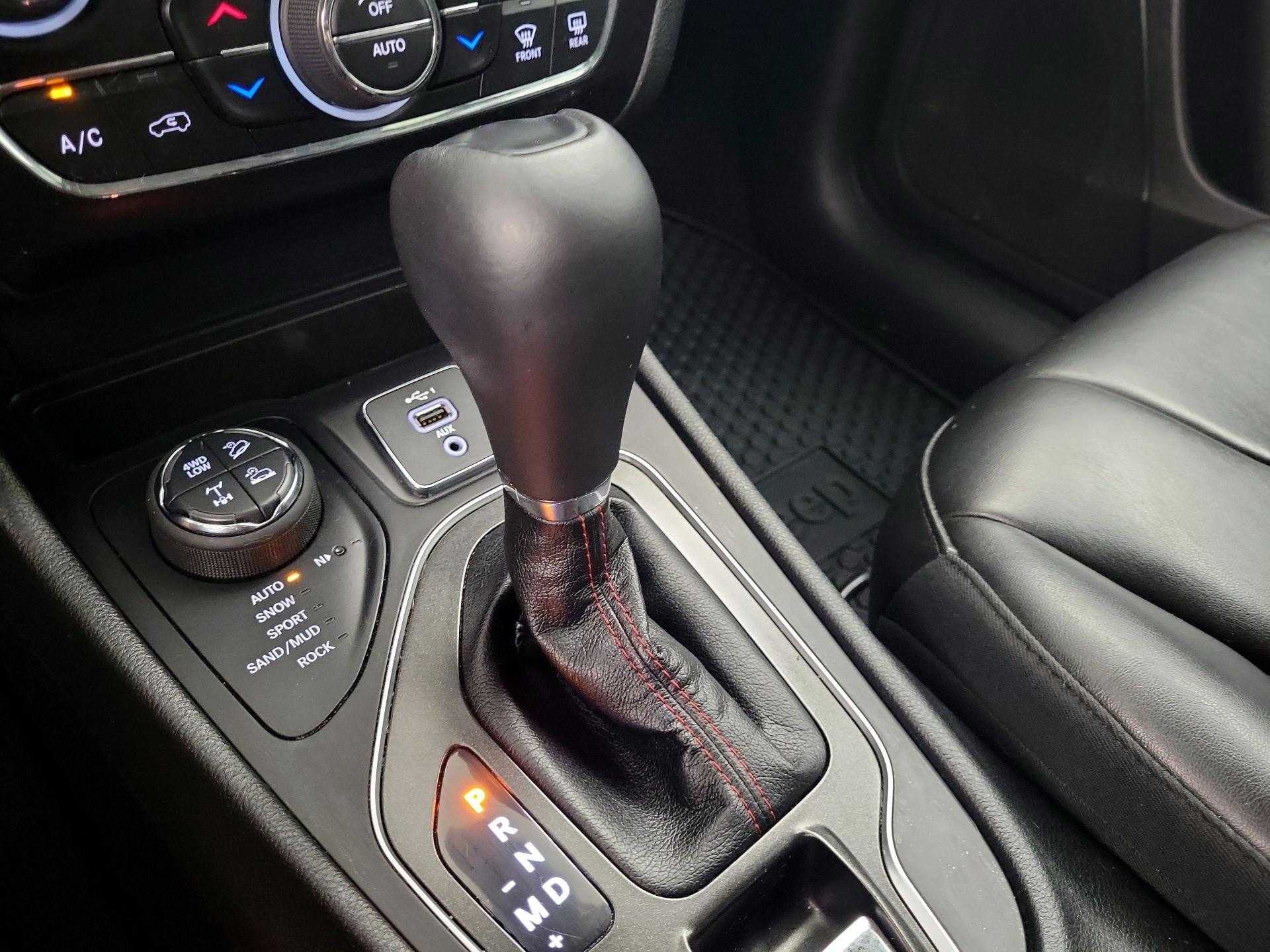 Thumbnail: 2021 Jeep Cherokee - 18
