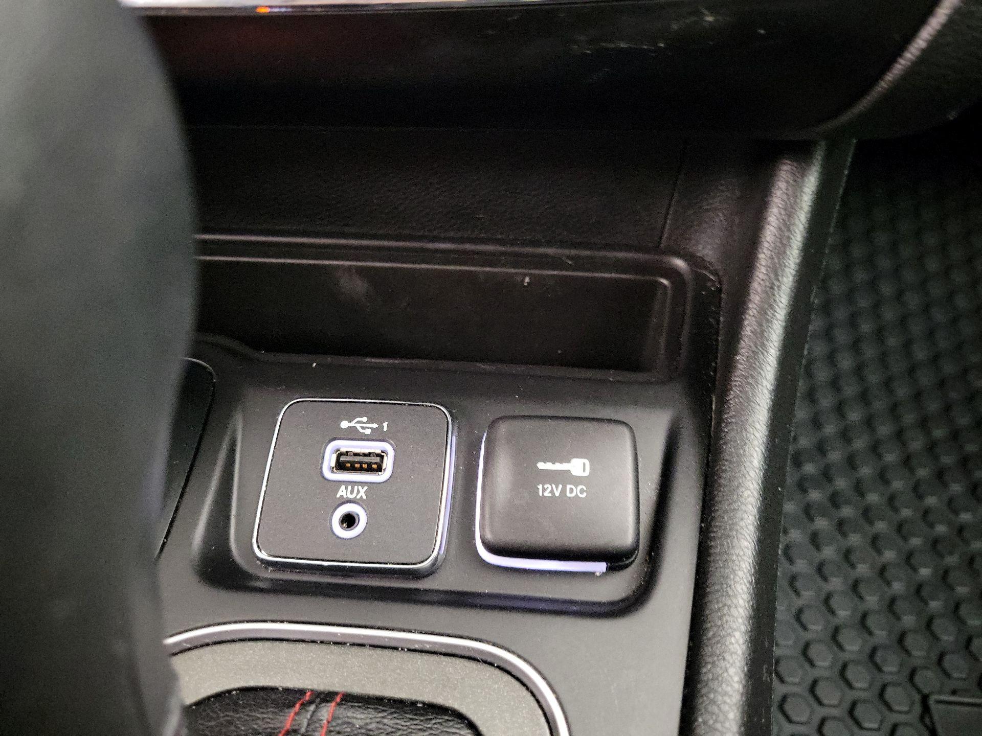 Thumbnail: 2021 Jeep Cherokee - 19