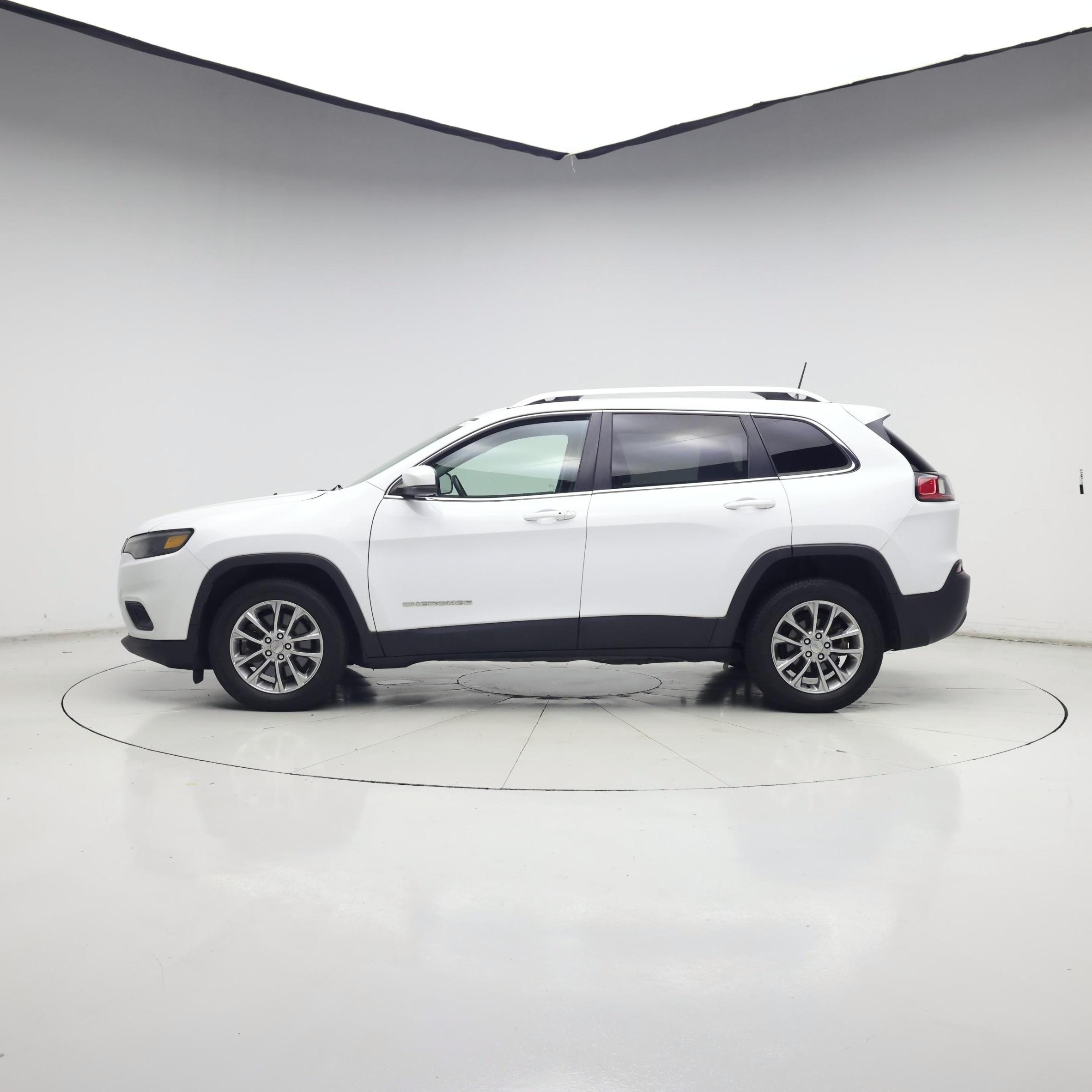 Thumbnail: 2021 Jeep Cherokee - 3