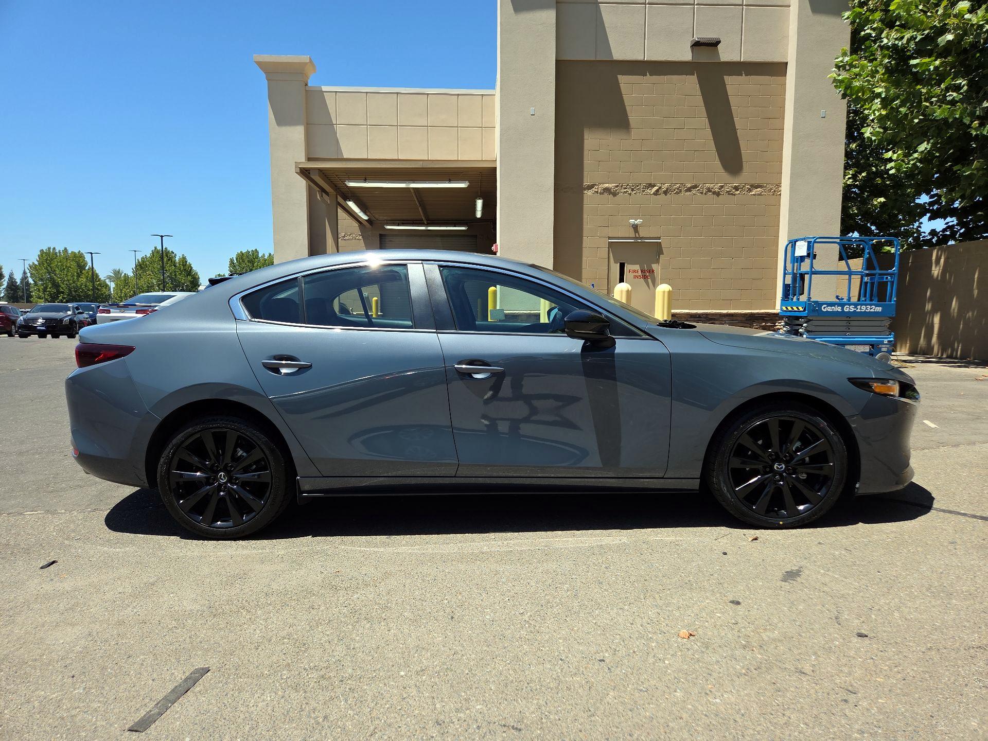 Thumbnail: 2022 Mazda Mazda3 - 4