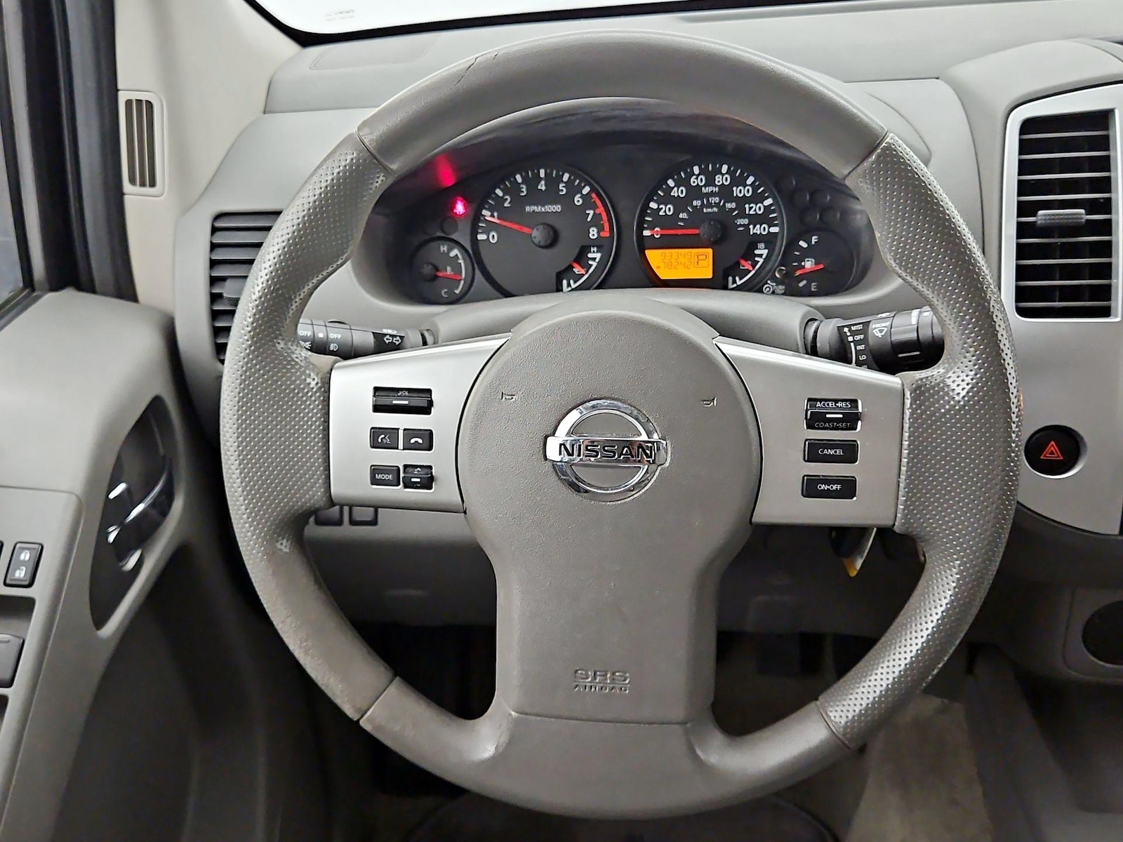 2014 Nissan Frontier SV - Photo 11