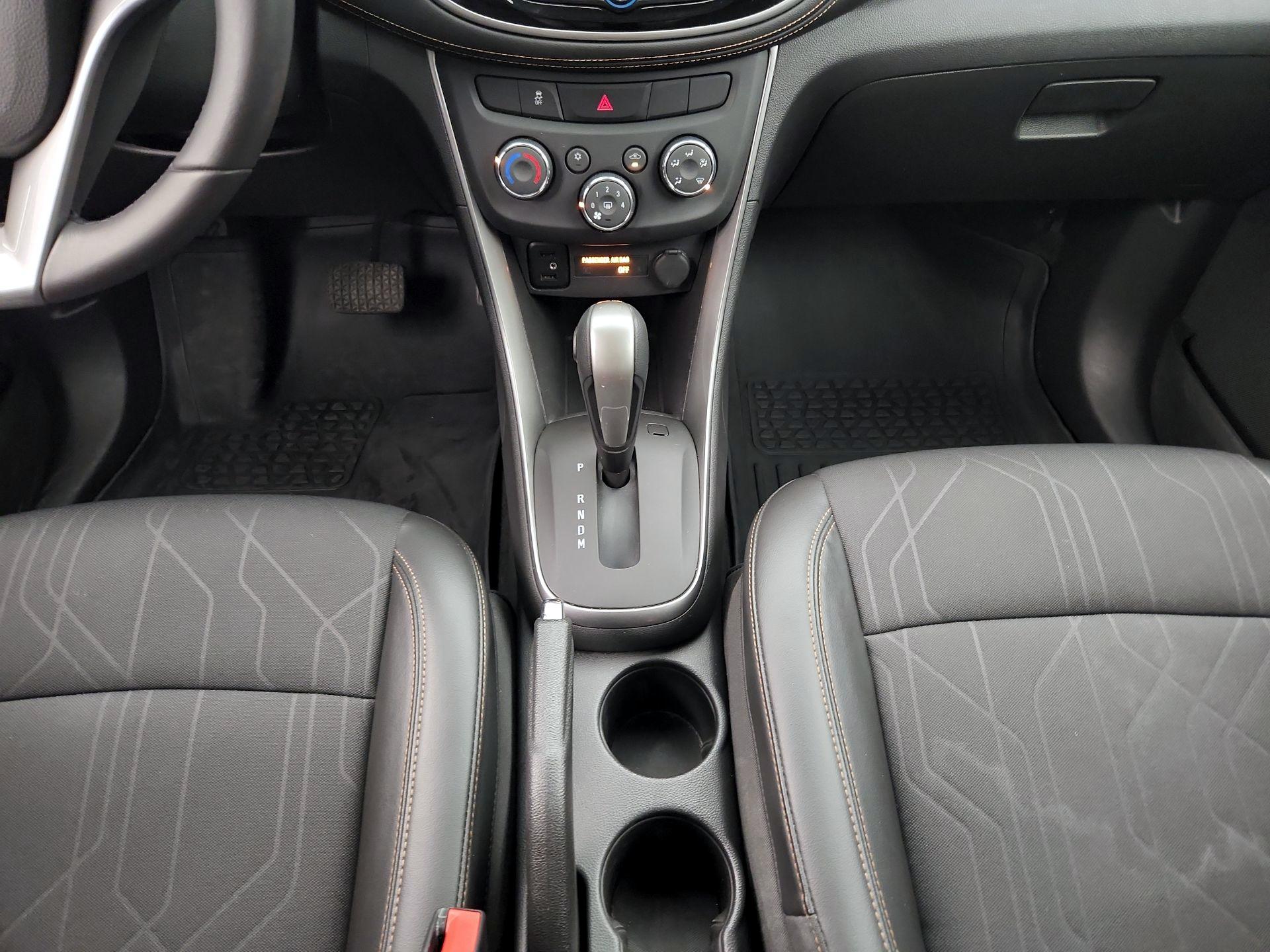 Thumbnail: 2018 Chevrolet Trax - 17