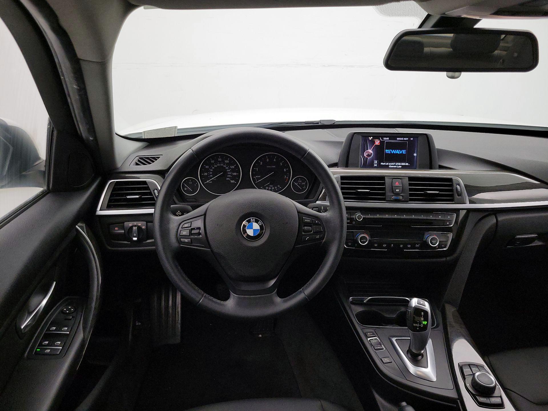 Thumbnail: 2016 BMW 3 Series - 10