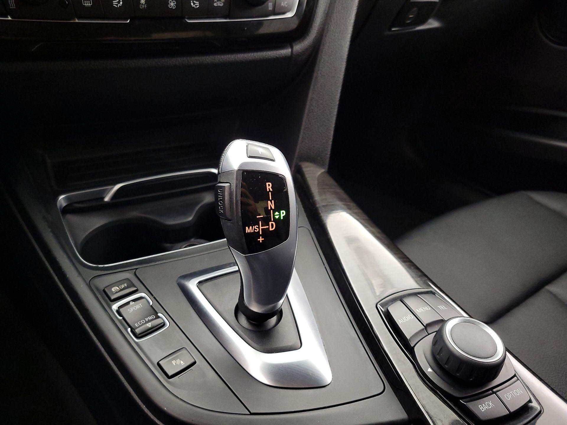Thumbnail: 2016 BMW 3 Series - 17
