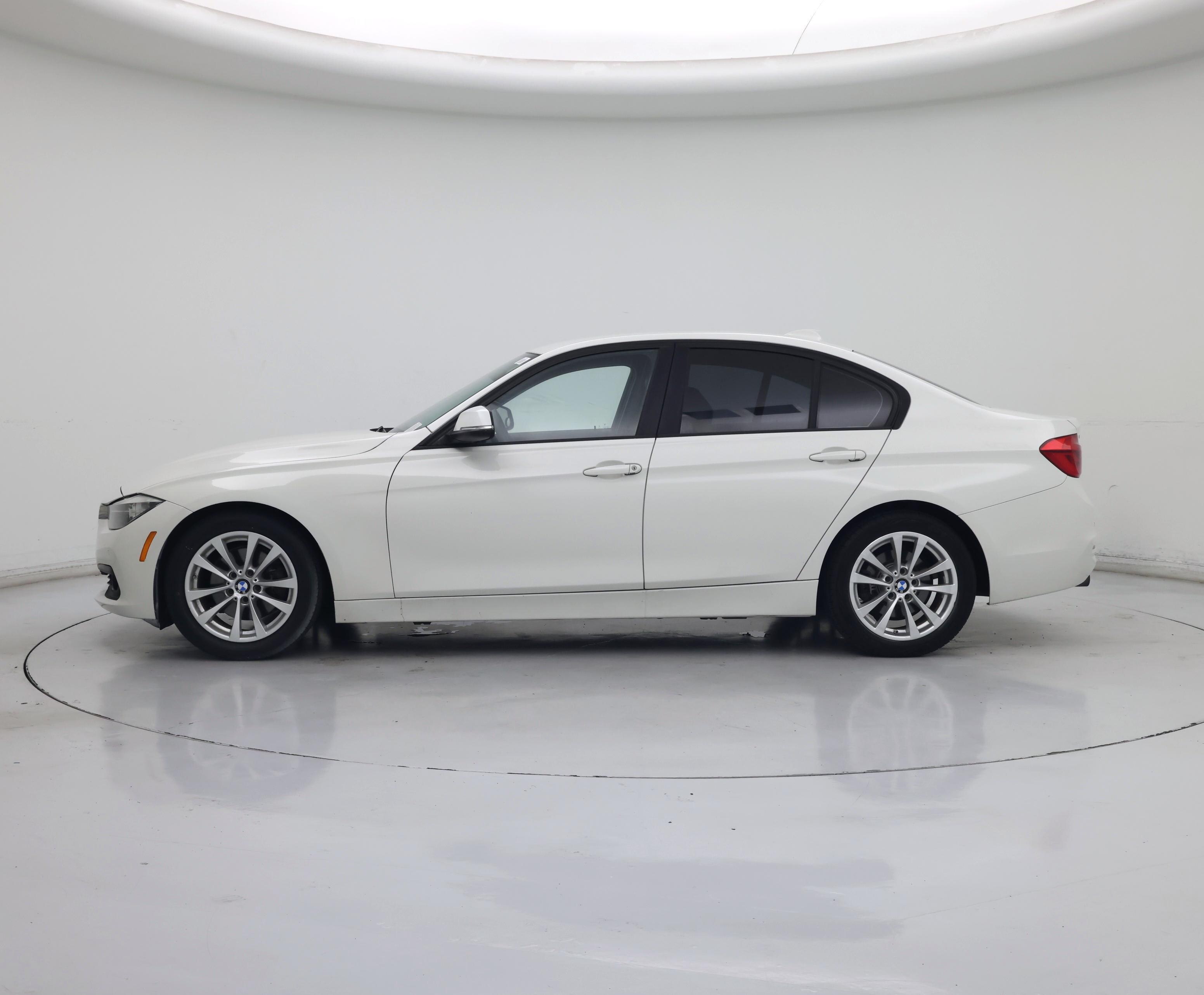 Thumbnail: 2016 BMW 3 Series - 3