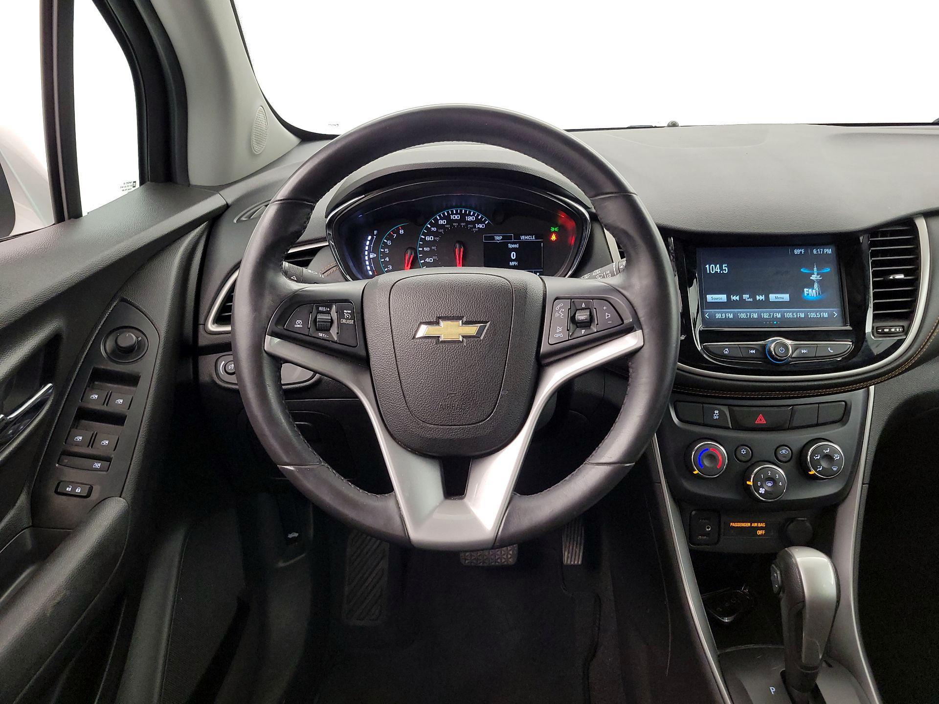 Thumbnail: 2017 Chevrolet Trax - 10