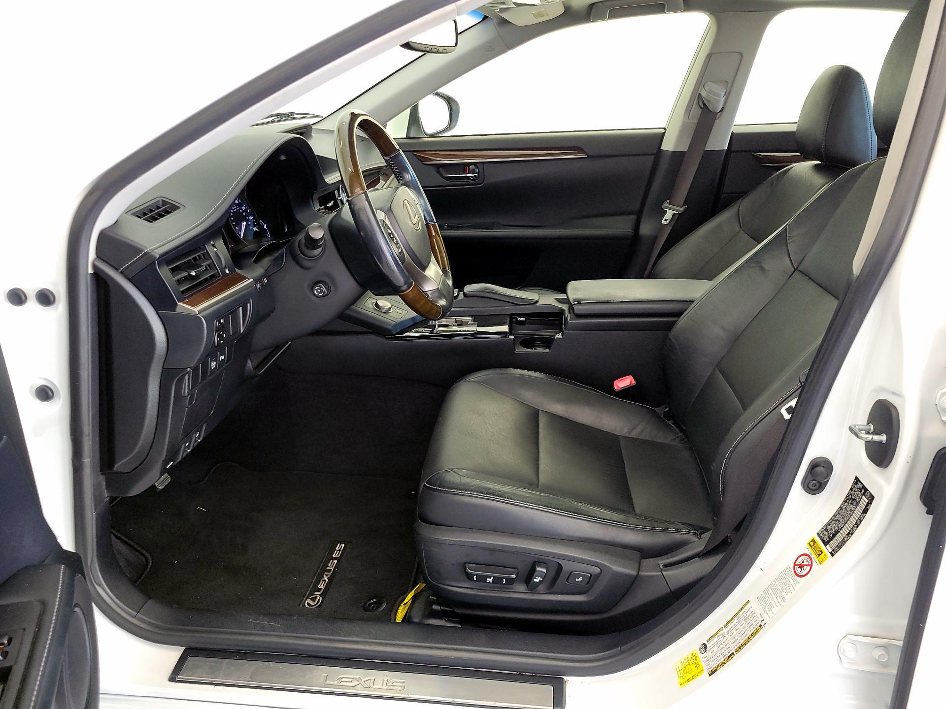 Thumbnail: 2014 Lexus ES - 11