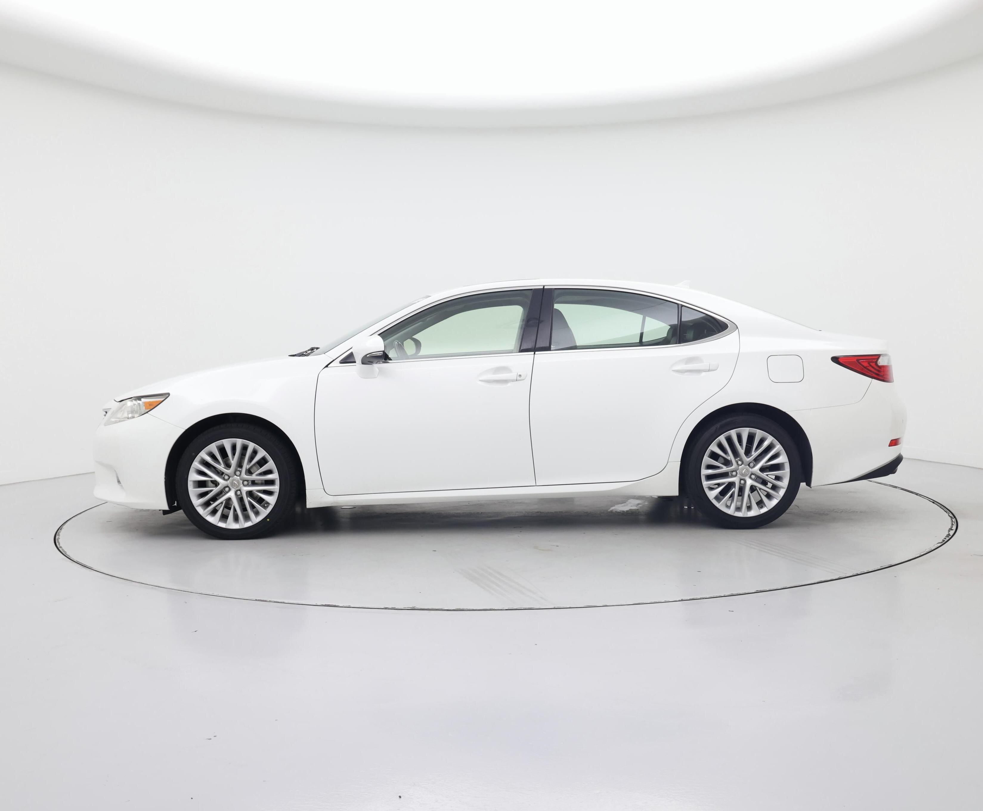 Thumbnail: 2014 Lexus ES - 3