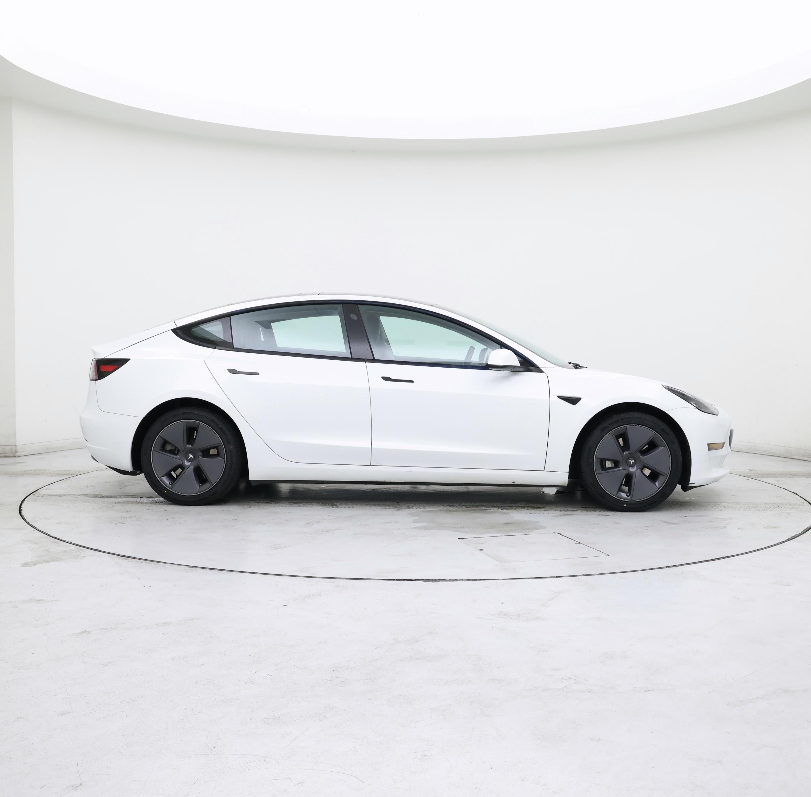 Thumbnail: 2023 Tesla Model 3 - 7